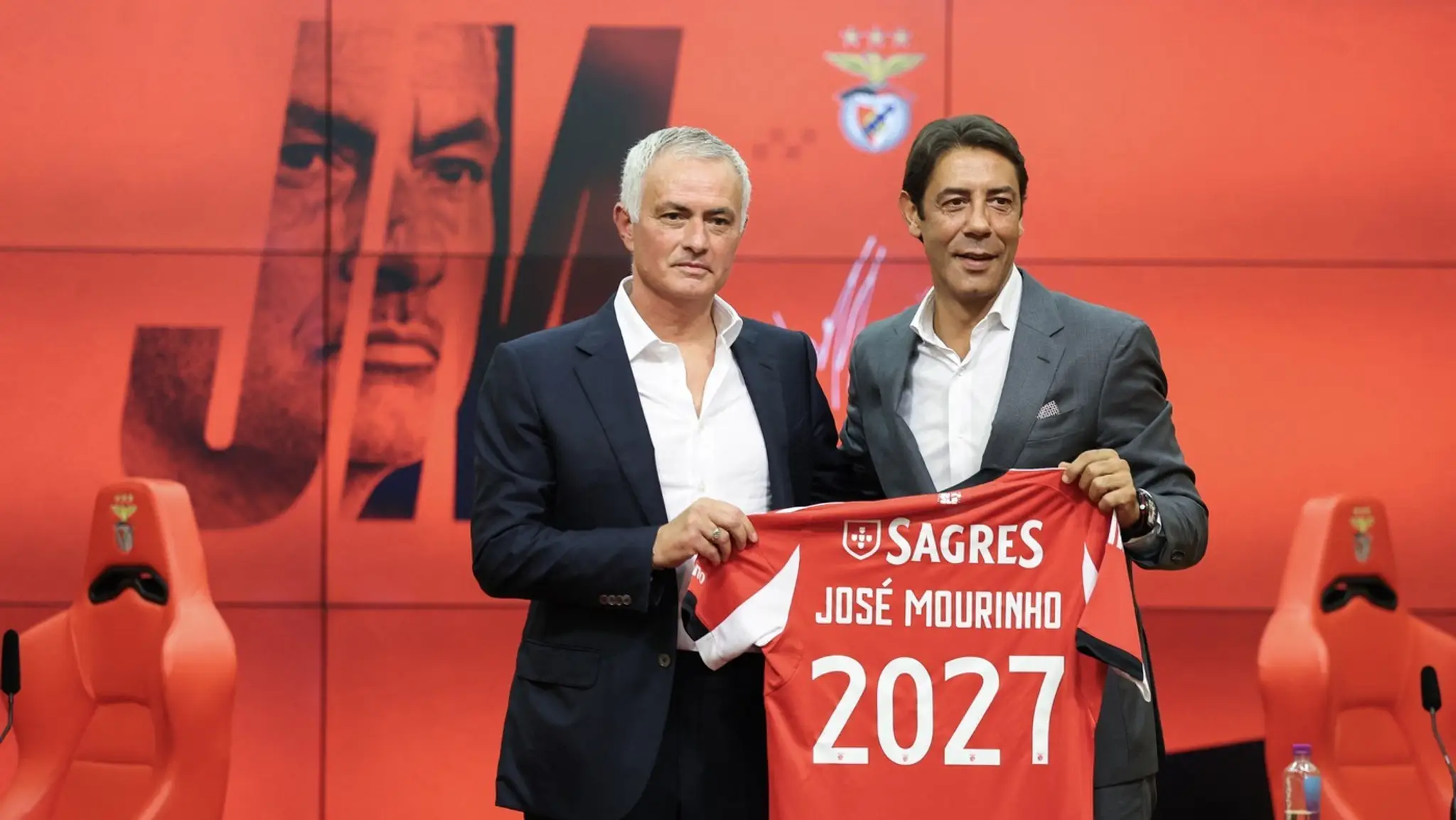 José Mourinho (vľavo) a Rui Costa