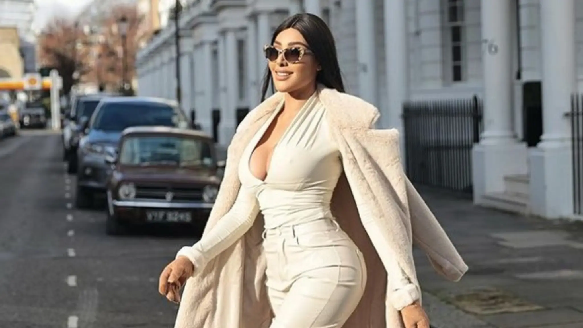 Britka je posadnutá myšlienkou podobať sa na Kim Kardashian. 