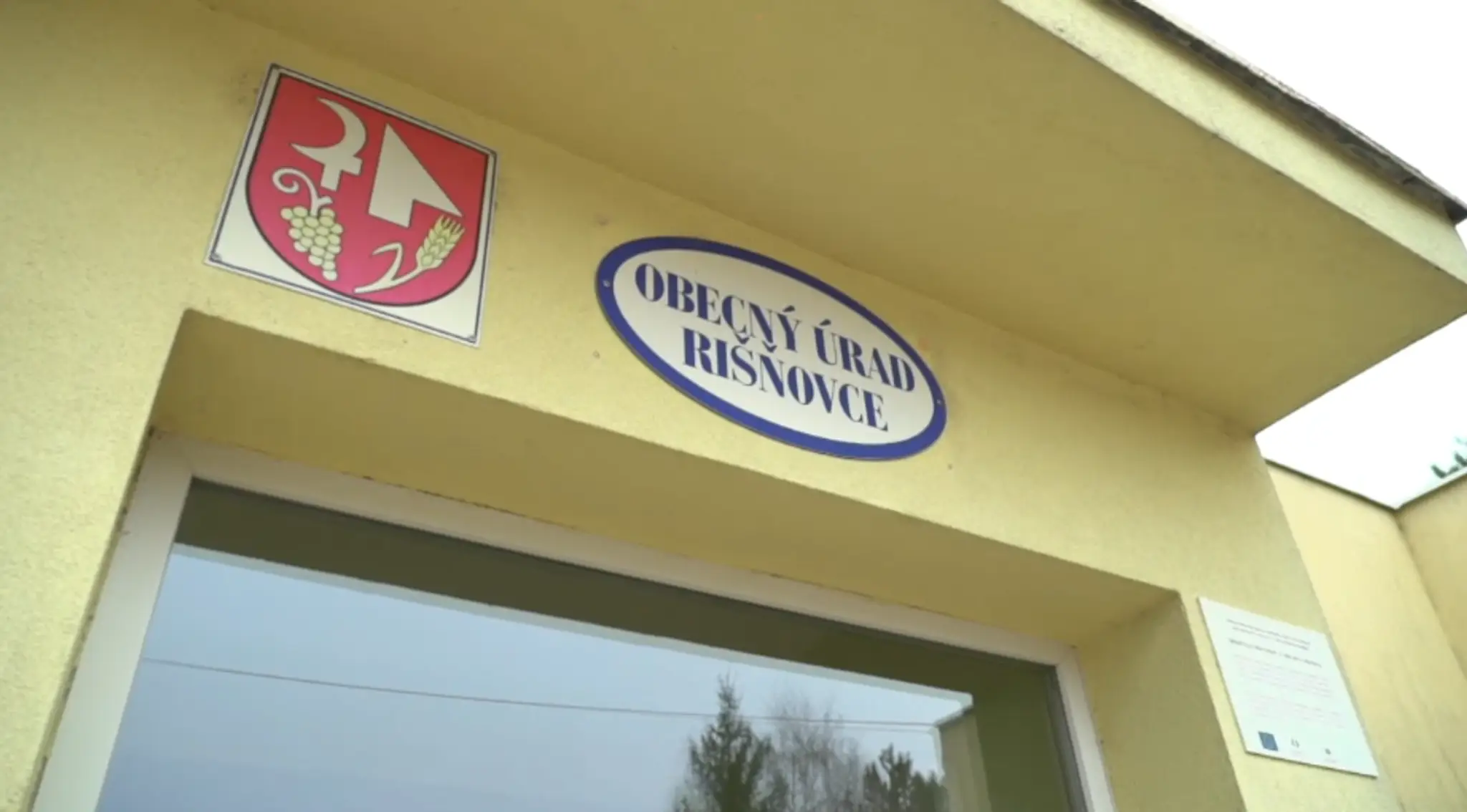 Na snímke logo obecného úradu v Rišňovciach.