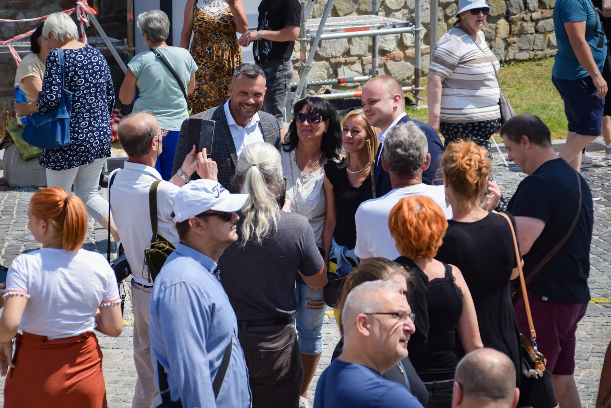 Protestujúci pred NR SR.