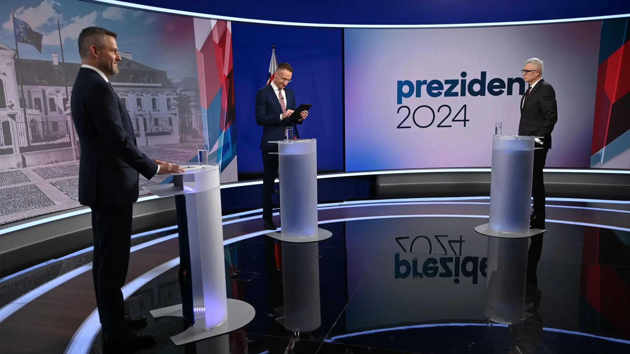 Predvolebná diskusia s Petrom Pellegrinim a Ivanom Korčokom.
