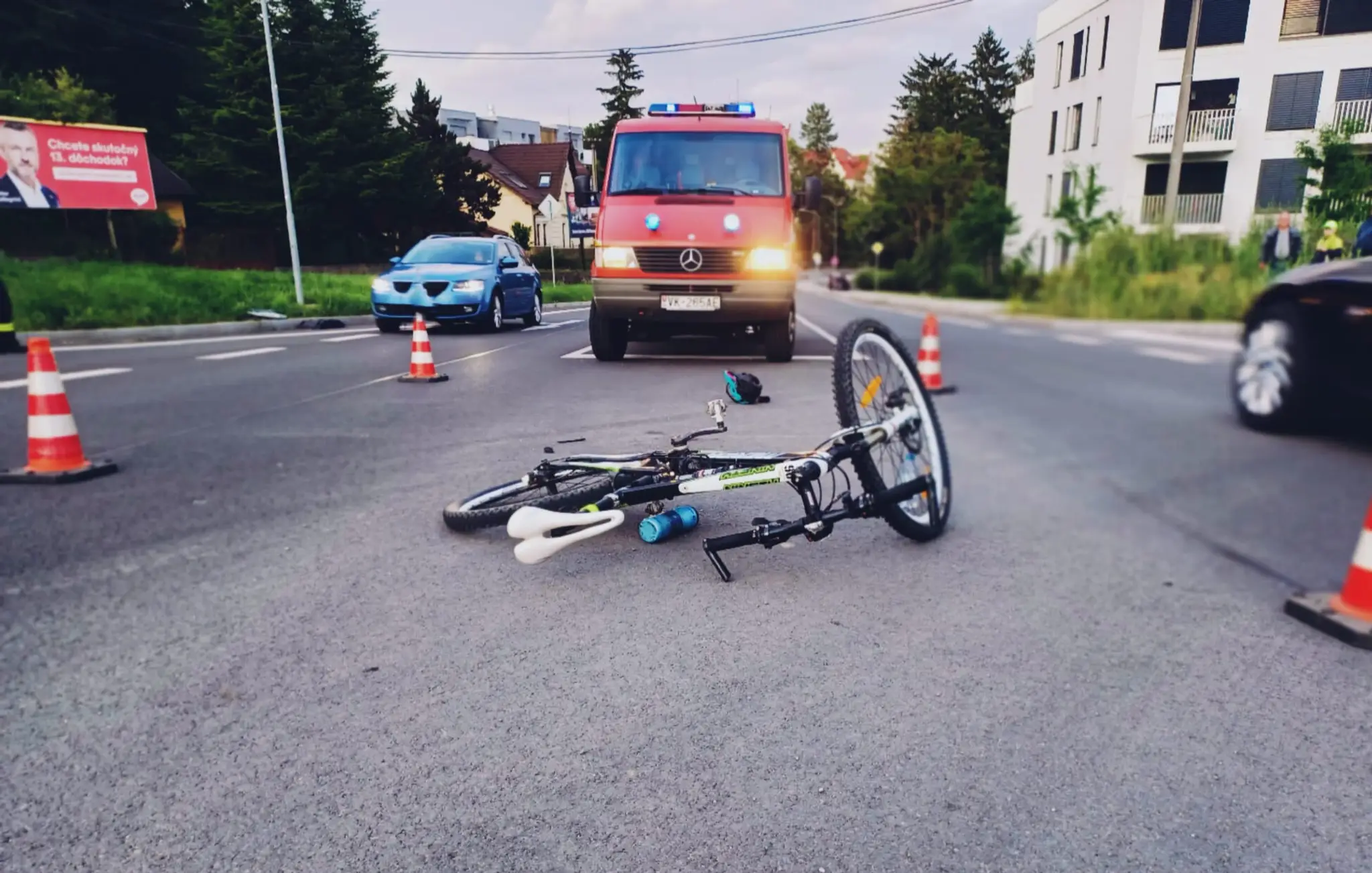 Alenu Procházkovú na bicykli zrazilo auto