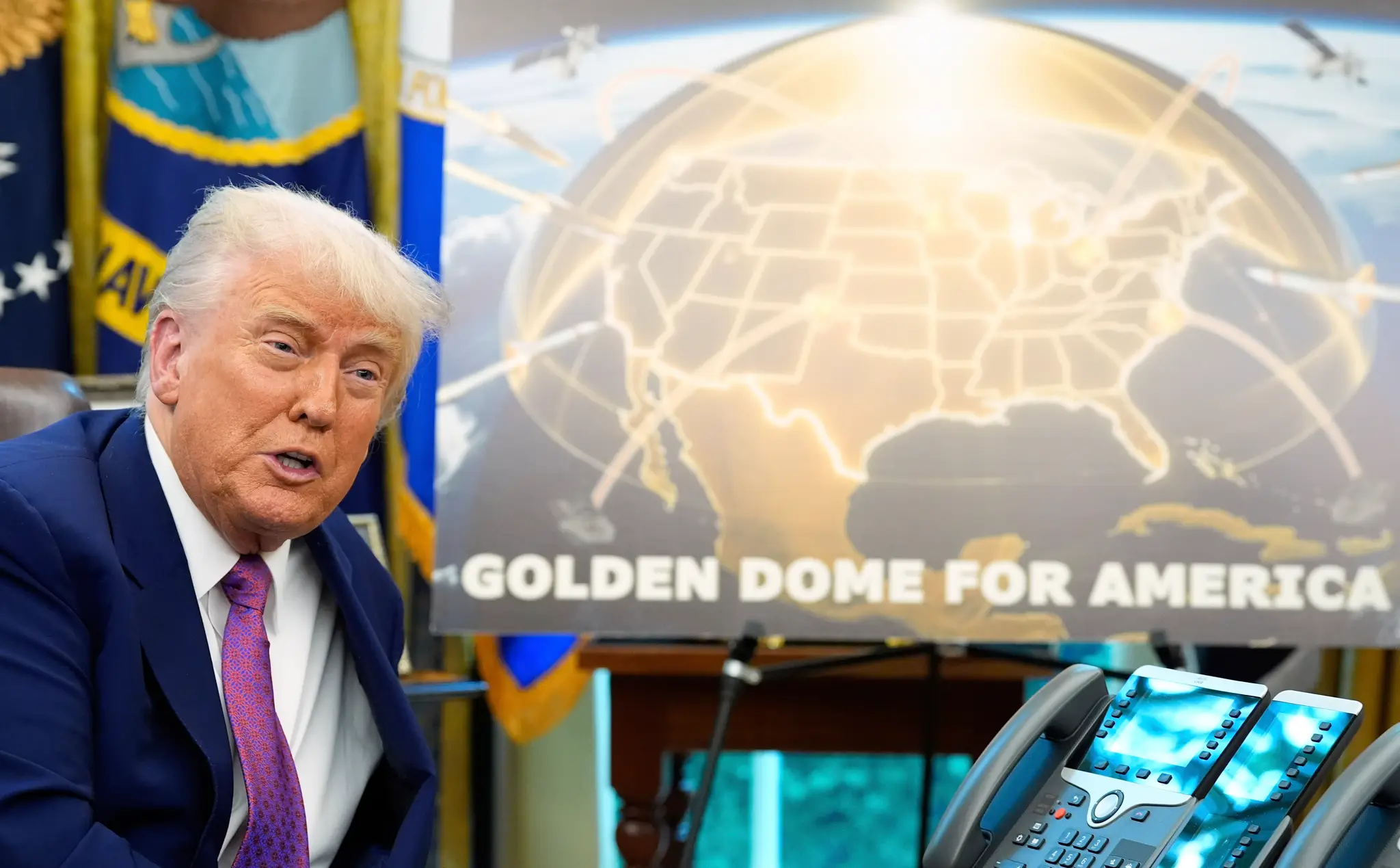 Trump predstavil plány na vybudovanie protiraketového štítu Zlatá kupola.
