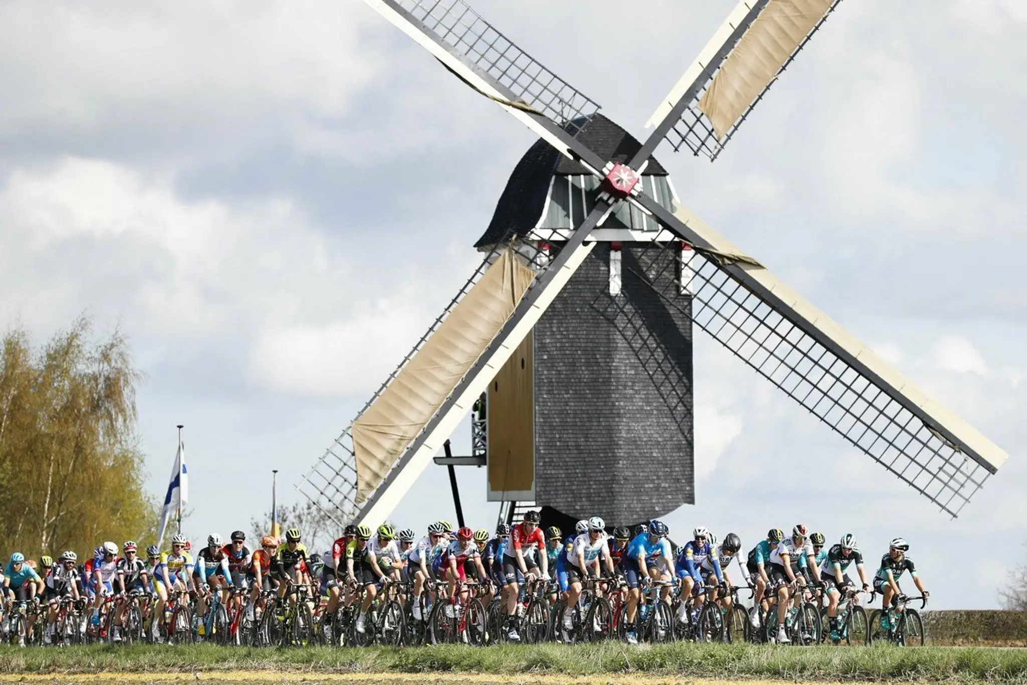 Pelotón na Amstel Gold Race.