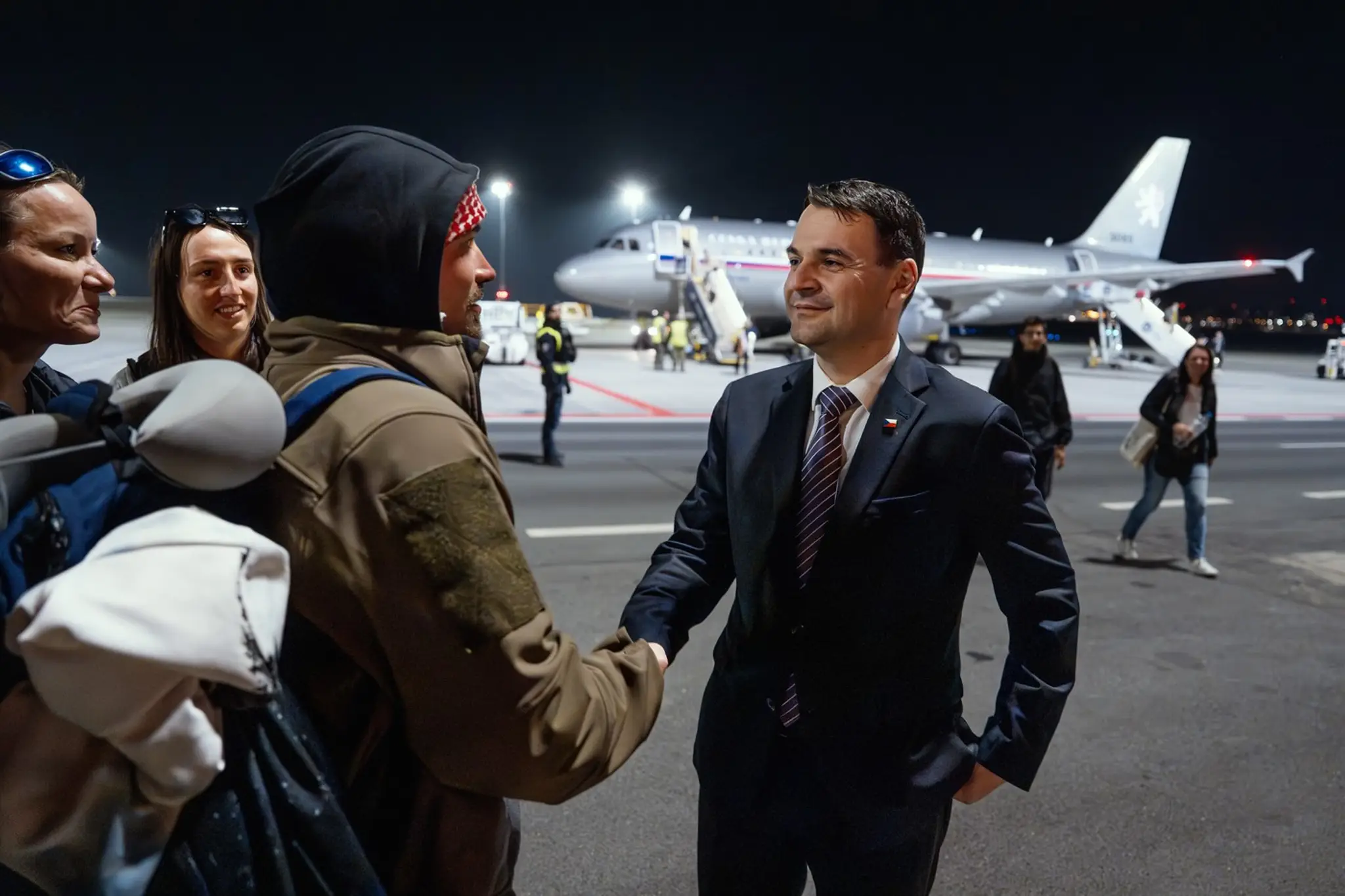 Repatriačný let z egyptského Šarm aš-Šajchu pristál na letisku Václava Havla v Prahe. Turistov privítal minister zahraničných vecí Petr Macinka.