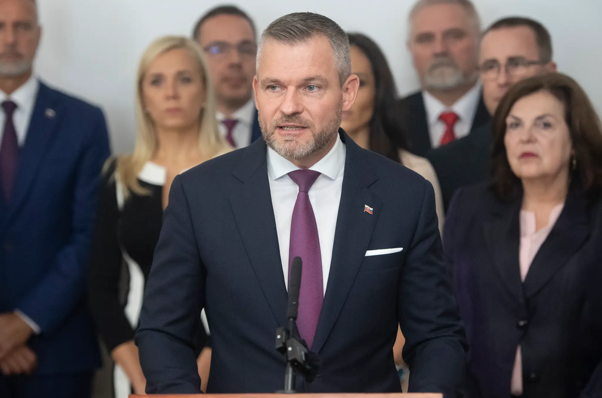 Peter Pellegrini pri podpise koaličnej zmluvy.