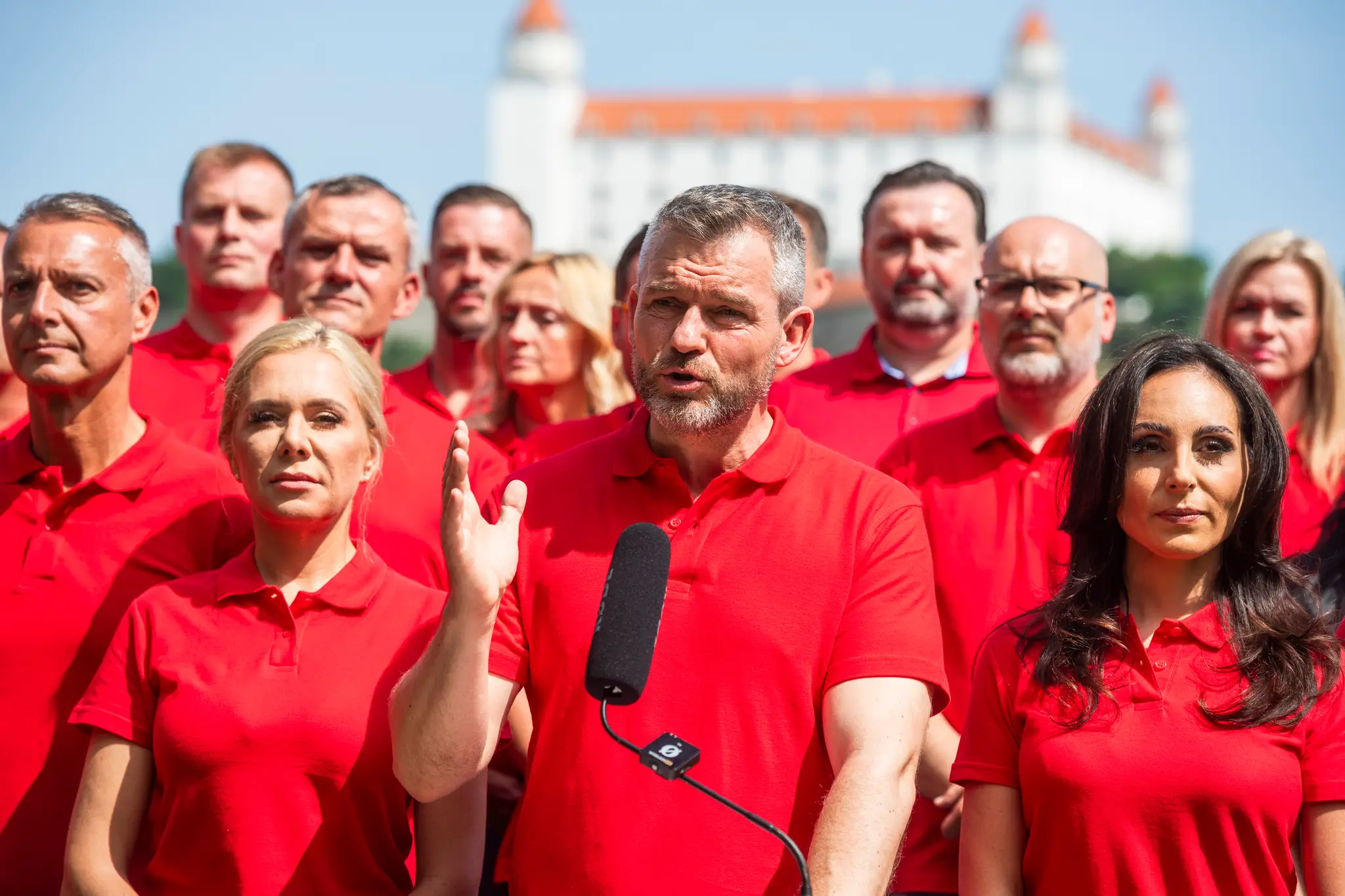 Na snímke Peter Pellegrini, Denisa Saková a Zuzana Dolinková z Hlasu-SD.