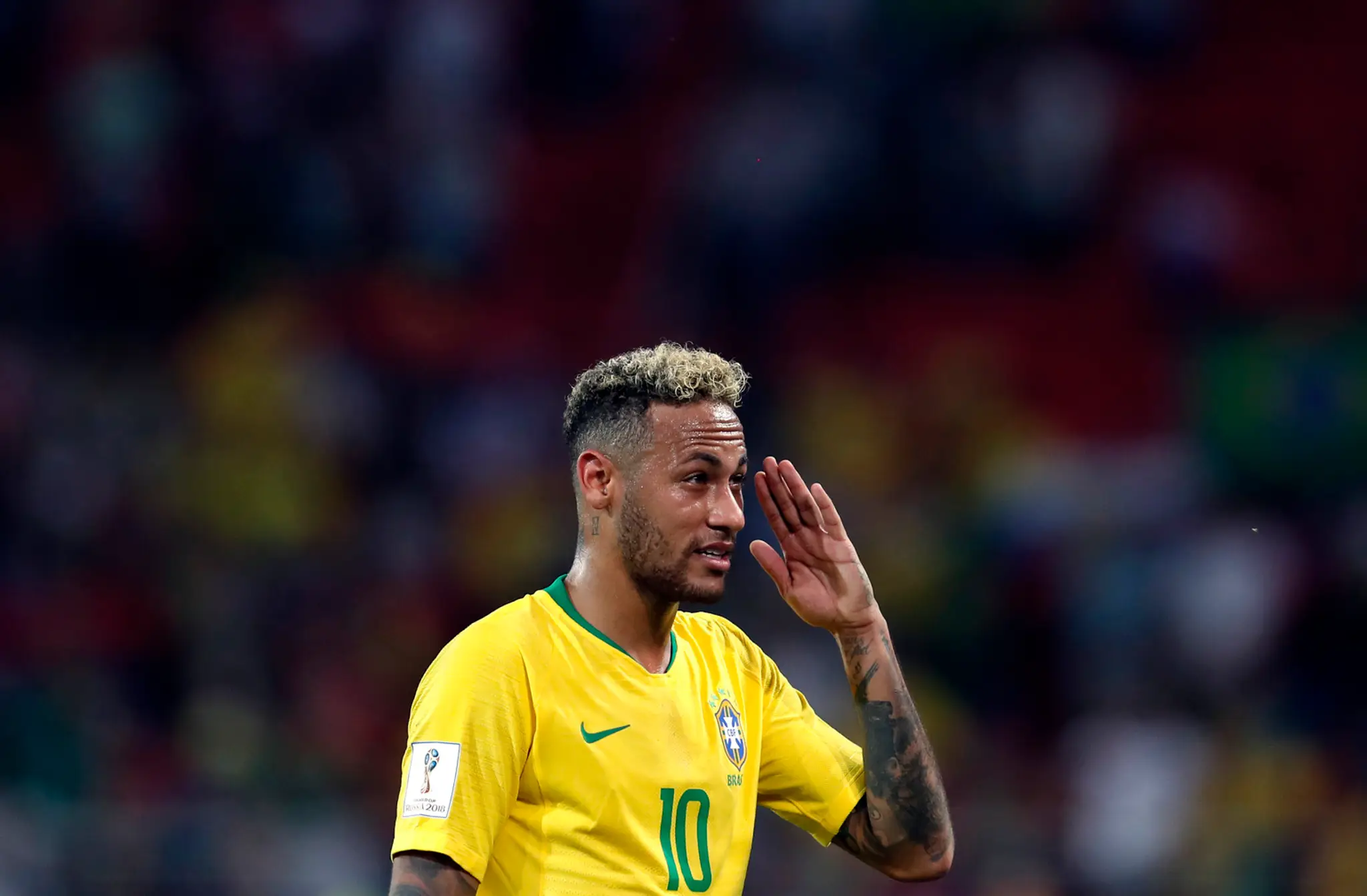 Neymar z Brazílie reaguje proti Srbsku na MS 2018.