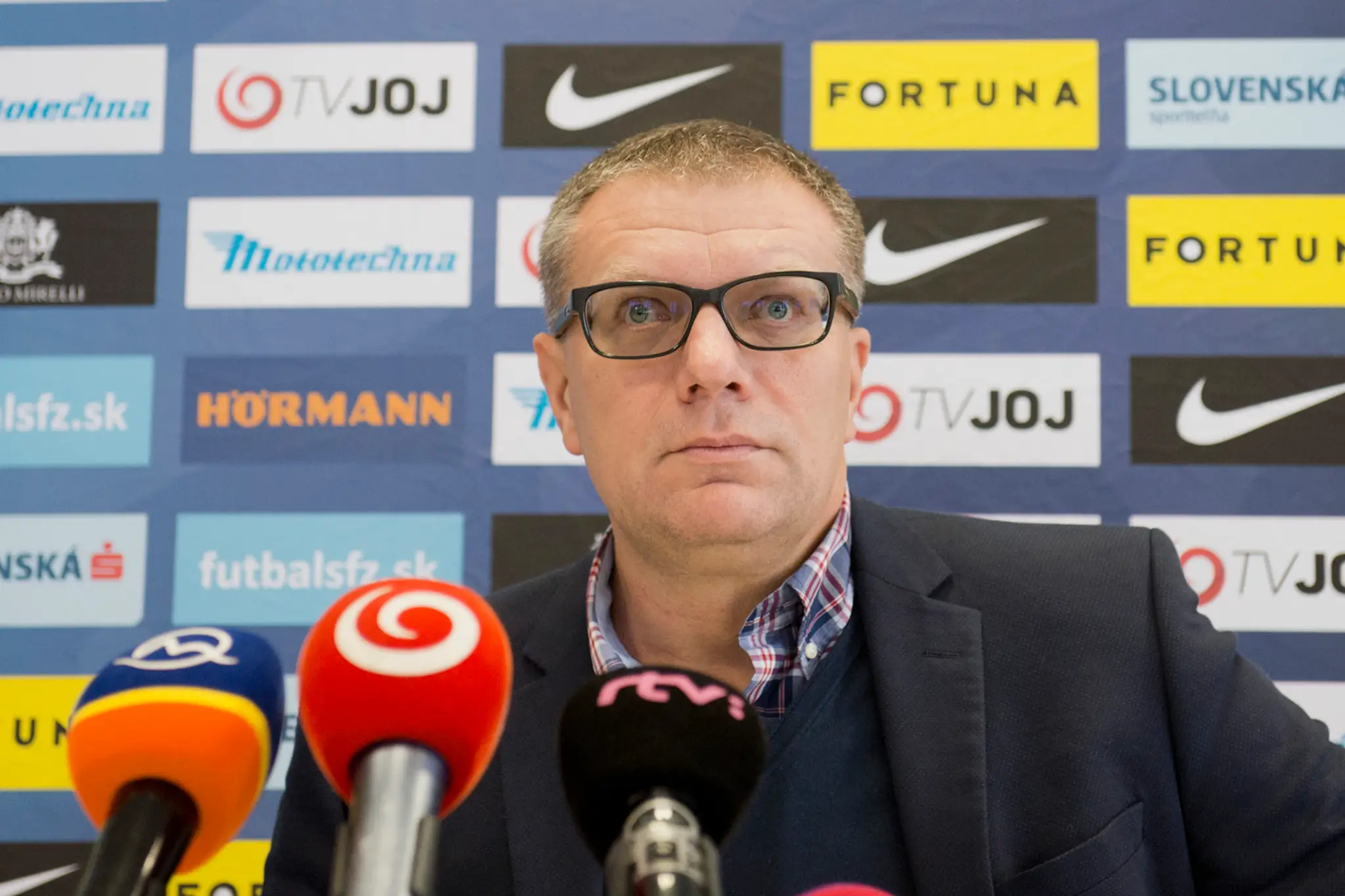 Prezident Slovenského futbalového zväzu (SFZ) Ján Kováčik na brífingu.