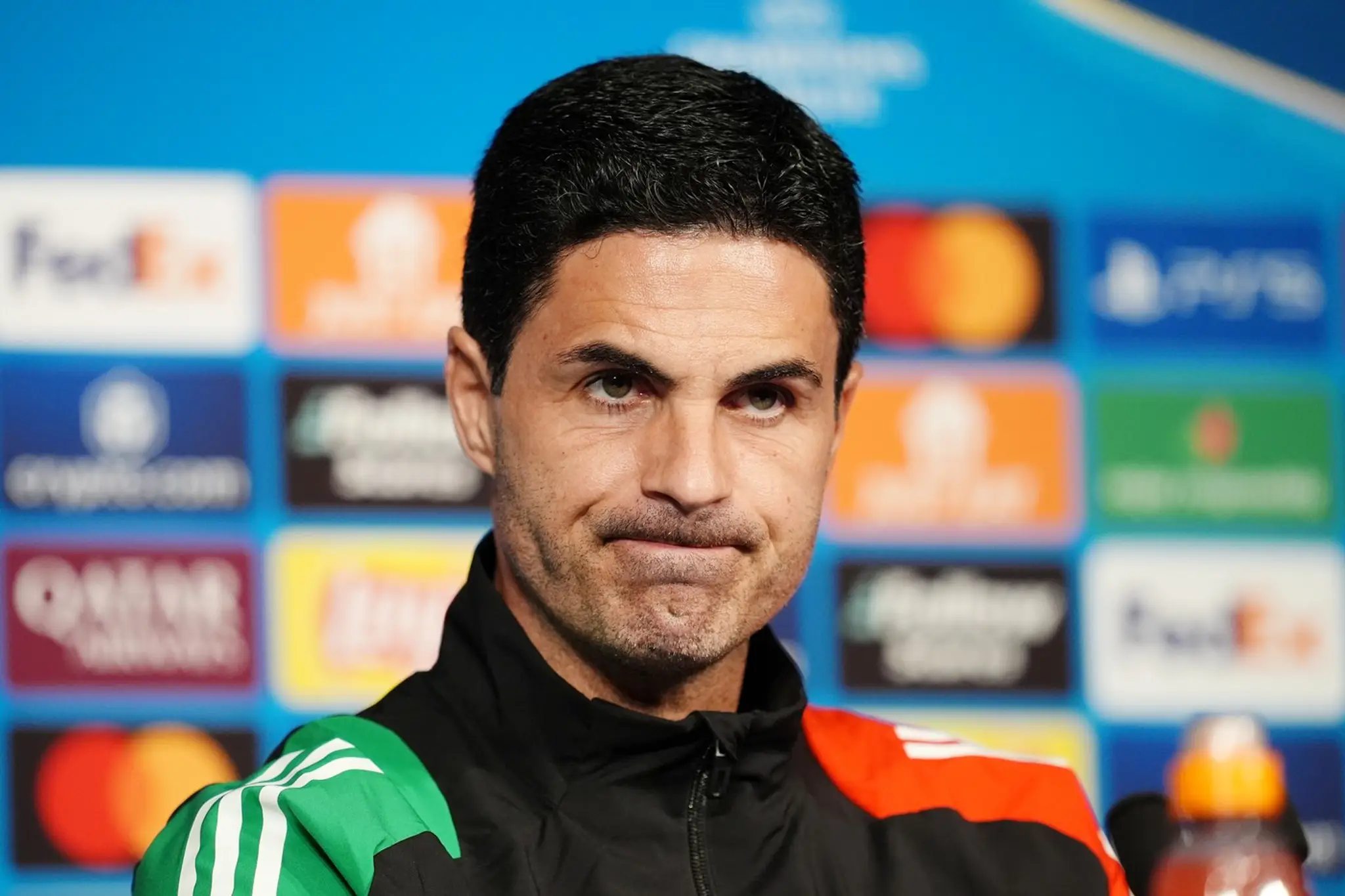 Tréner Arsenalu Mikel Arteta.