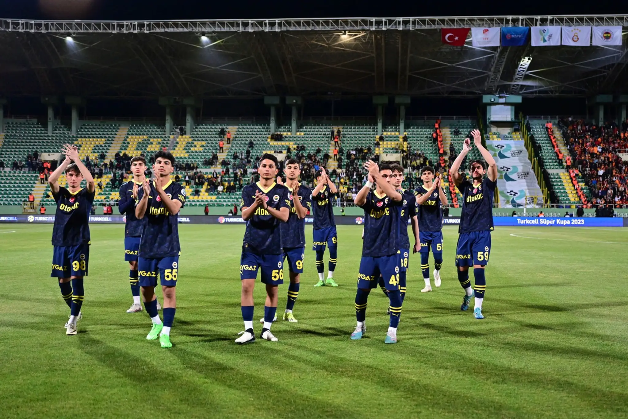 Fenerbahce nastúpilo s dorastencami.