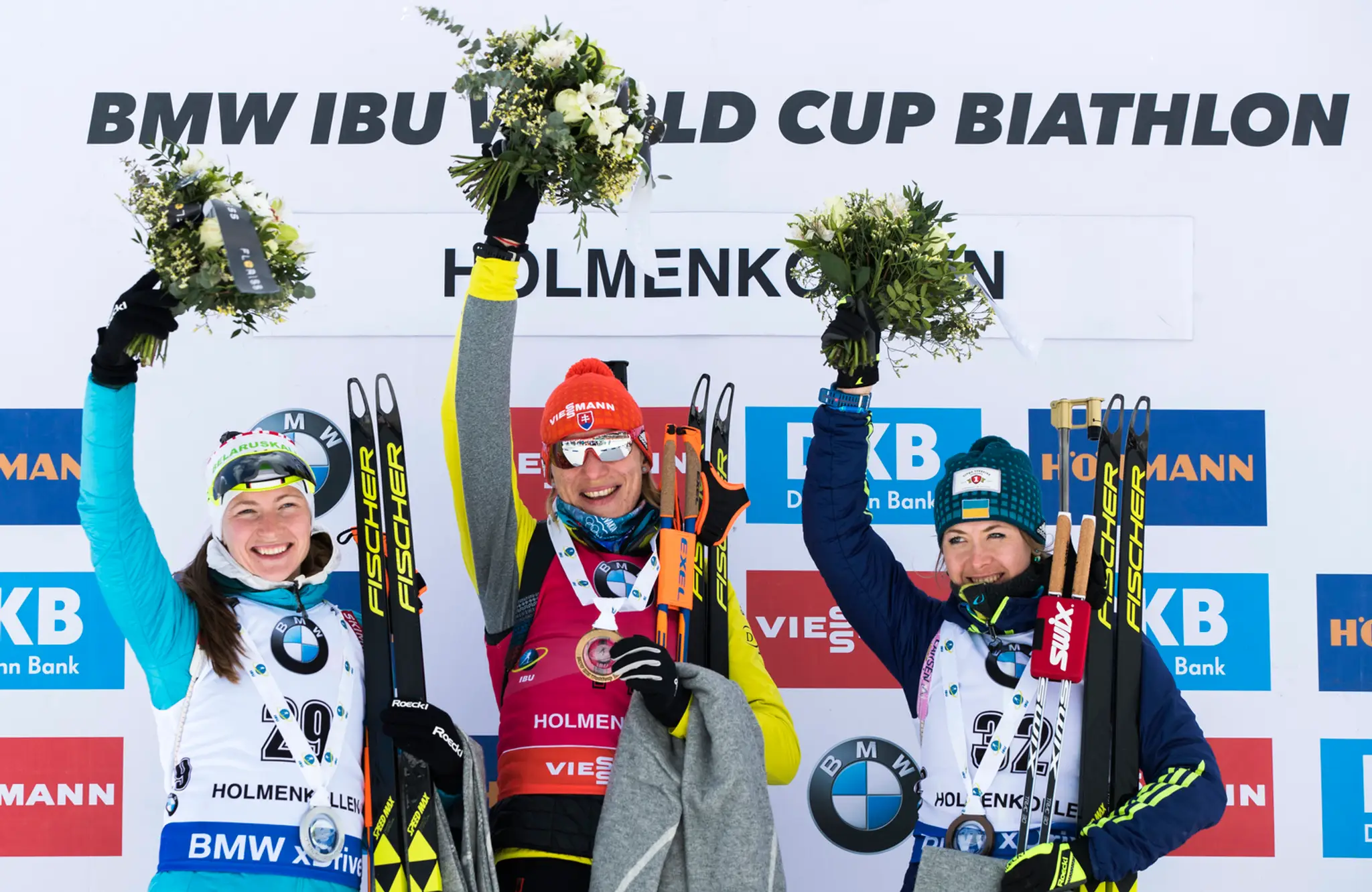 Anastasia Kuzminová (v strede) vyhrala šprint v Holmenkollene.