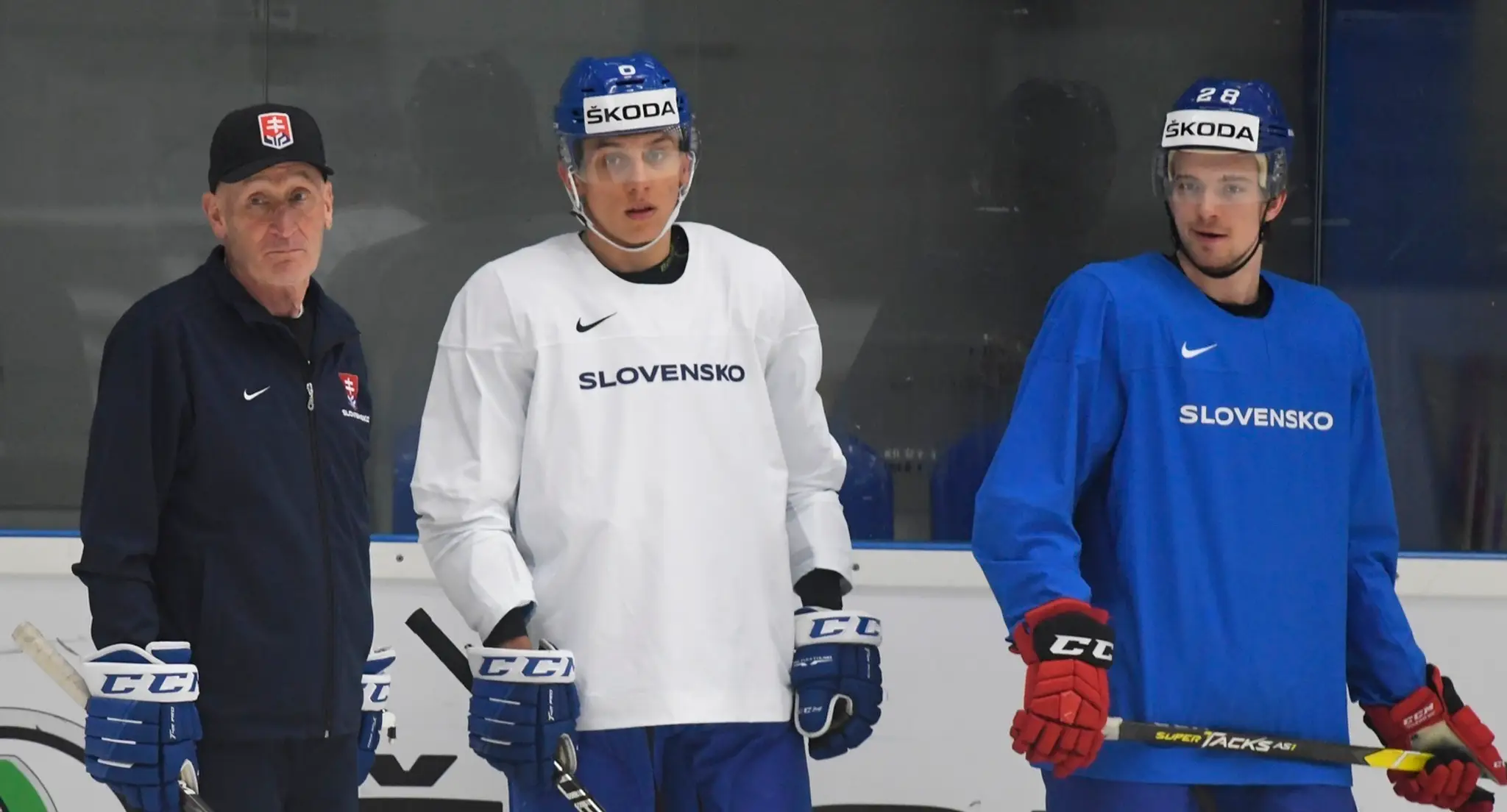 Na snímke zľava tréner Slovenska Craig Ramsay, Martin Fehérváry a Marián Studenič počas tréningu slovenskej hokejovej reprezentá
