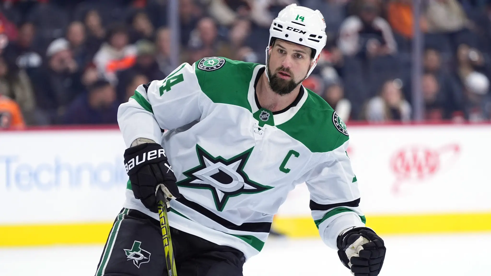 Kluboví lekári diagnostikovali Bennovi zdravotné problémy počas utorkového prípravného stretnutia s Minnesotou Wild. (cropped)