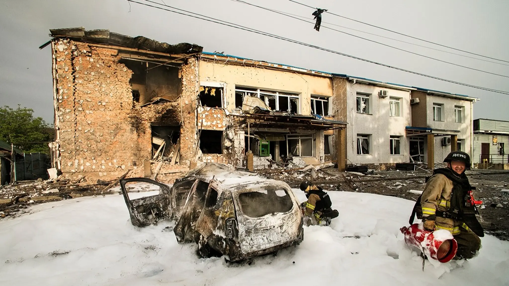 Ruský dron zasiahol ubytovanie a vozidlo organizácie Človek v ohrození