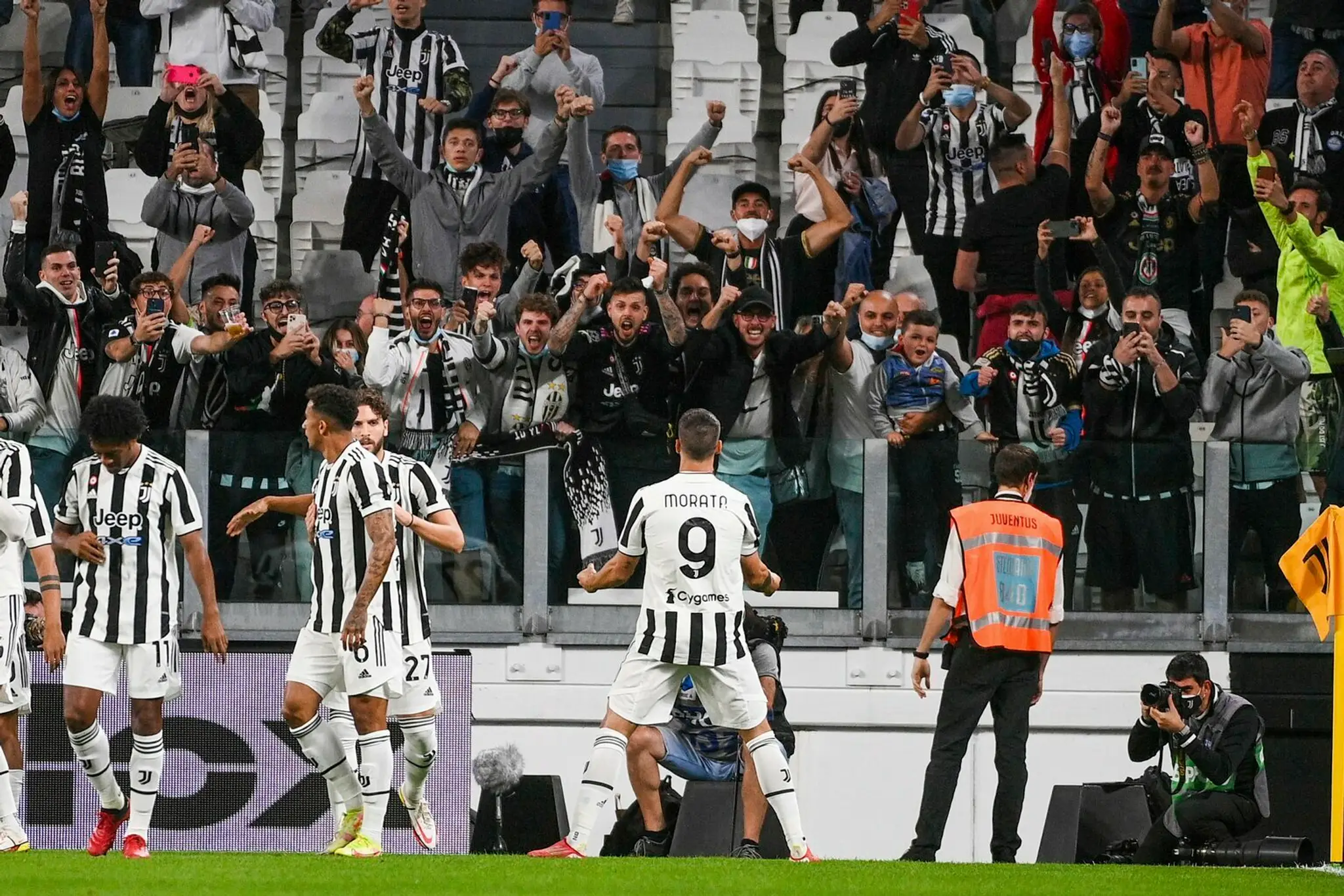 Alvaro Morata oslavuje úvodný gól.