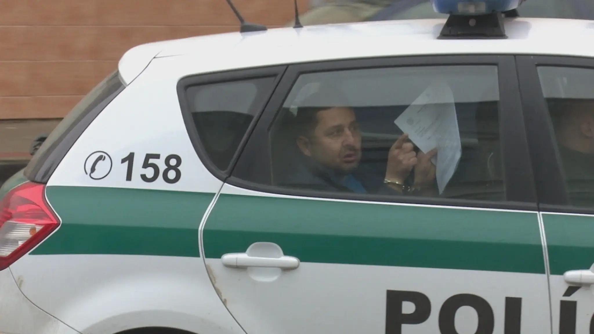 Gang, ktorý údajne zneužíval telesne postihnutých ľudí na žobranie, sa postavil pred sudcu