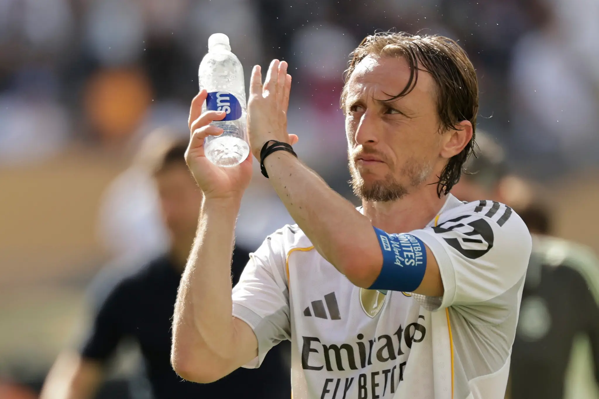 Luka Modrič sa lúči s dresom Realu Madrid.