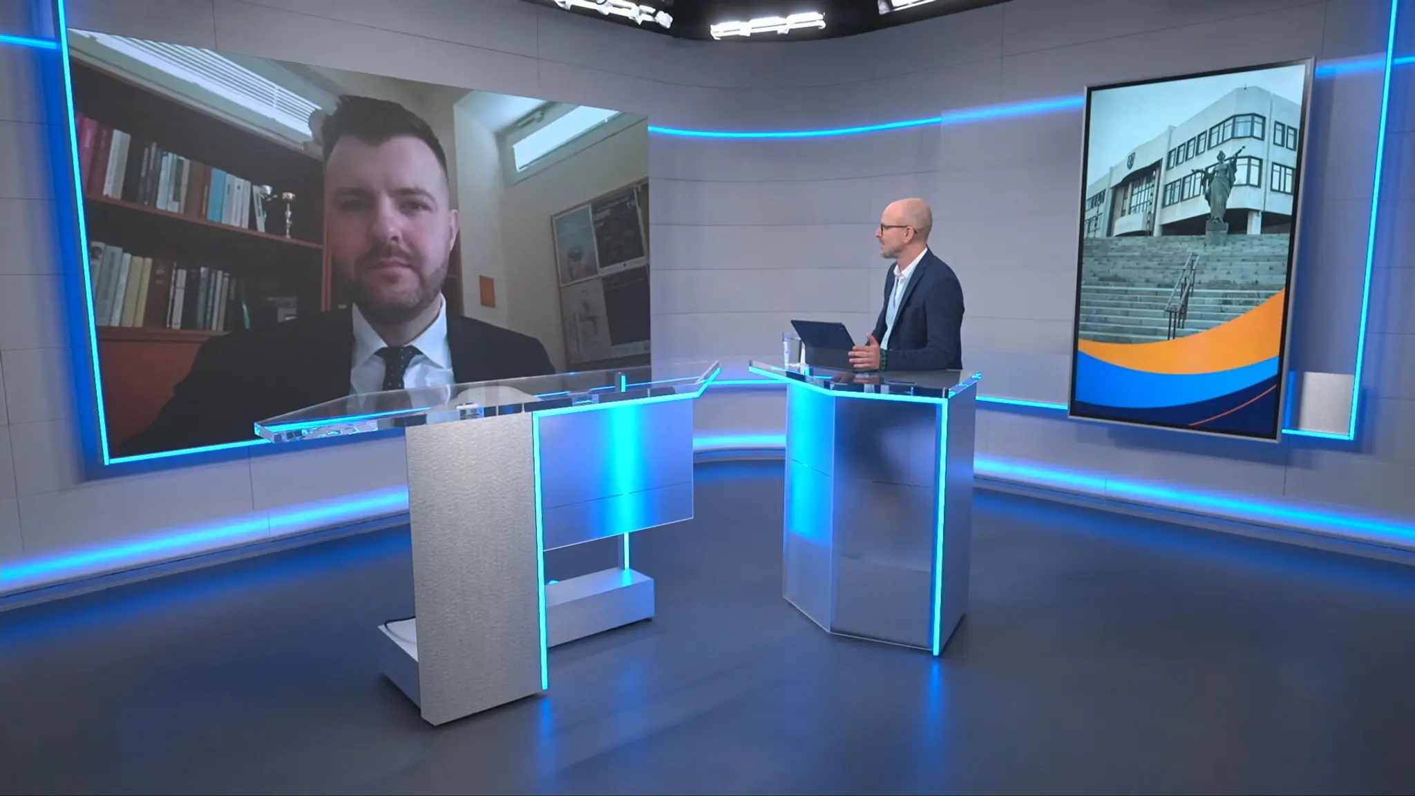 Odborník vo vysielaní TN live.