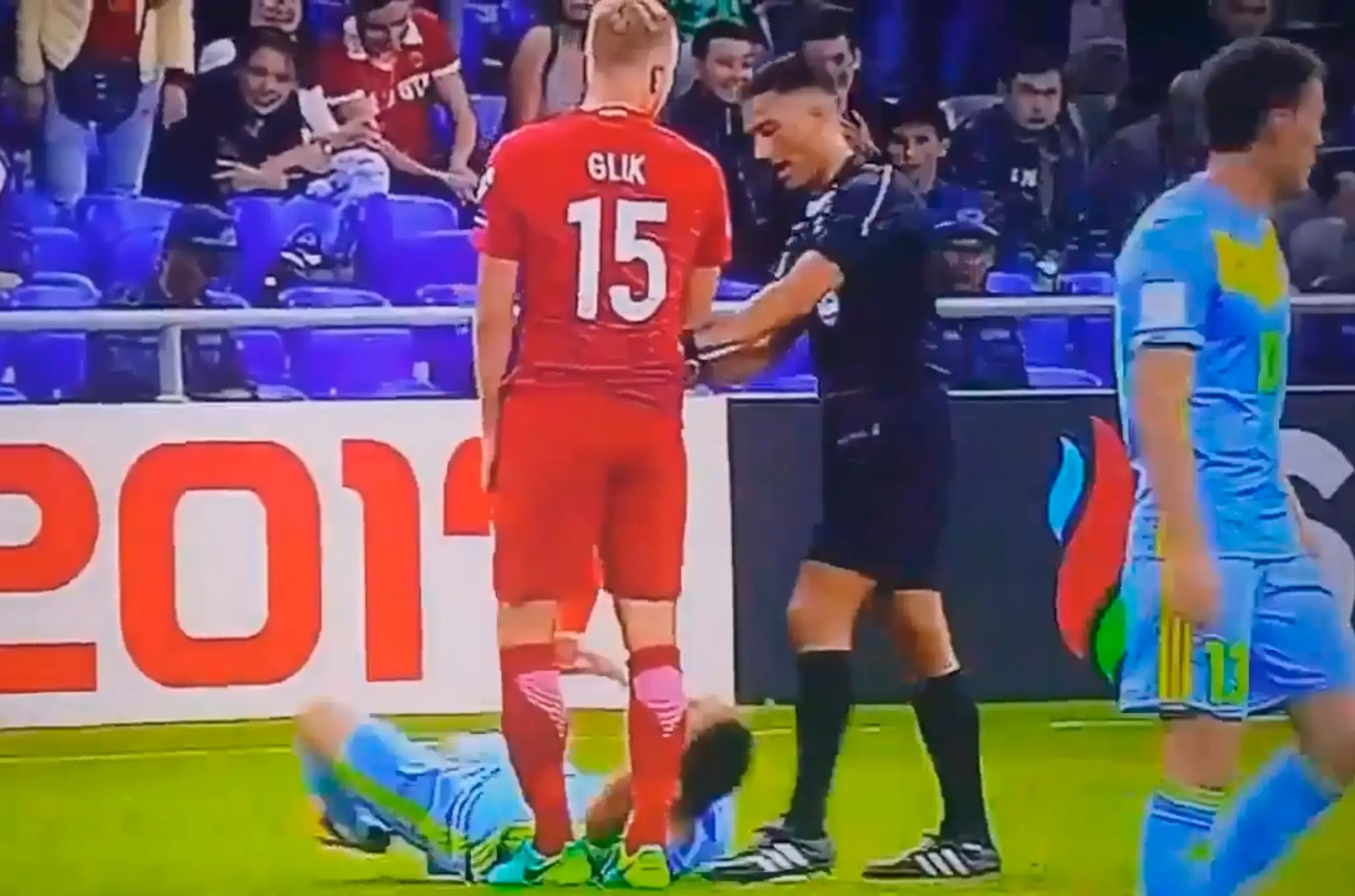 Poliak Kamil Glik a jeho liečivý dotyk.
