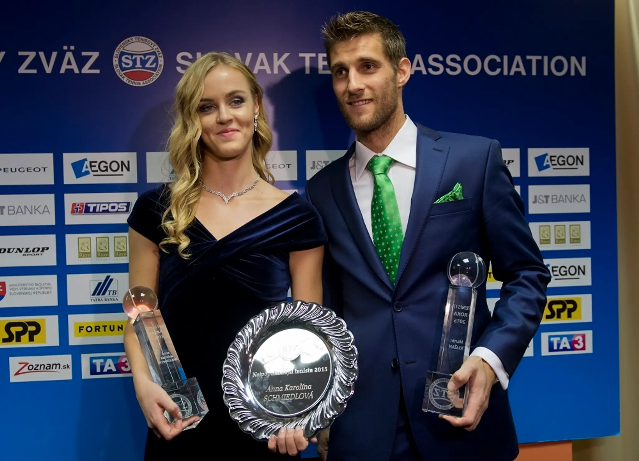 Anna Karolína Schmiedlová, ktorá zvíťazila v kategórii Najlepšia tenistka roka a Martin Kližan, víťaz kategórie Najlepší tenista