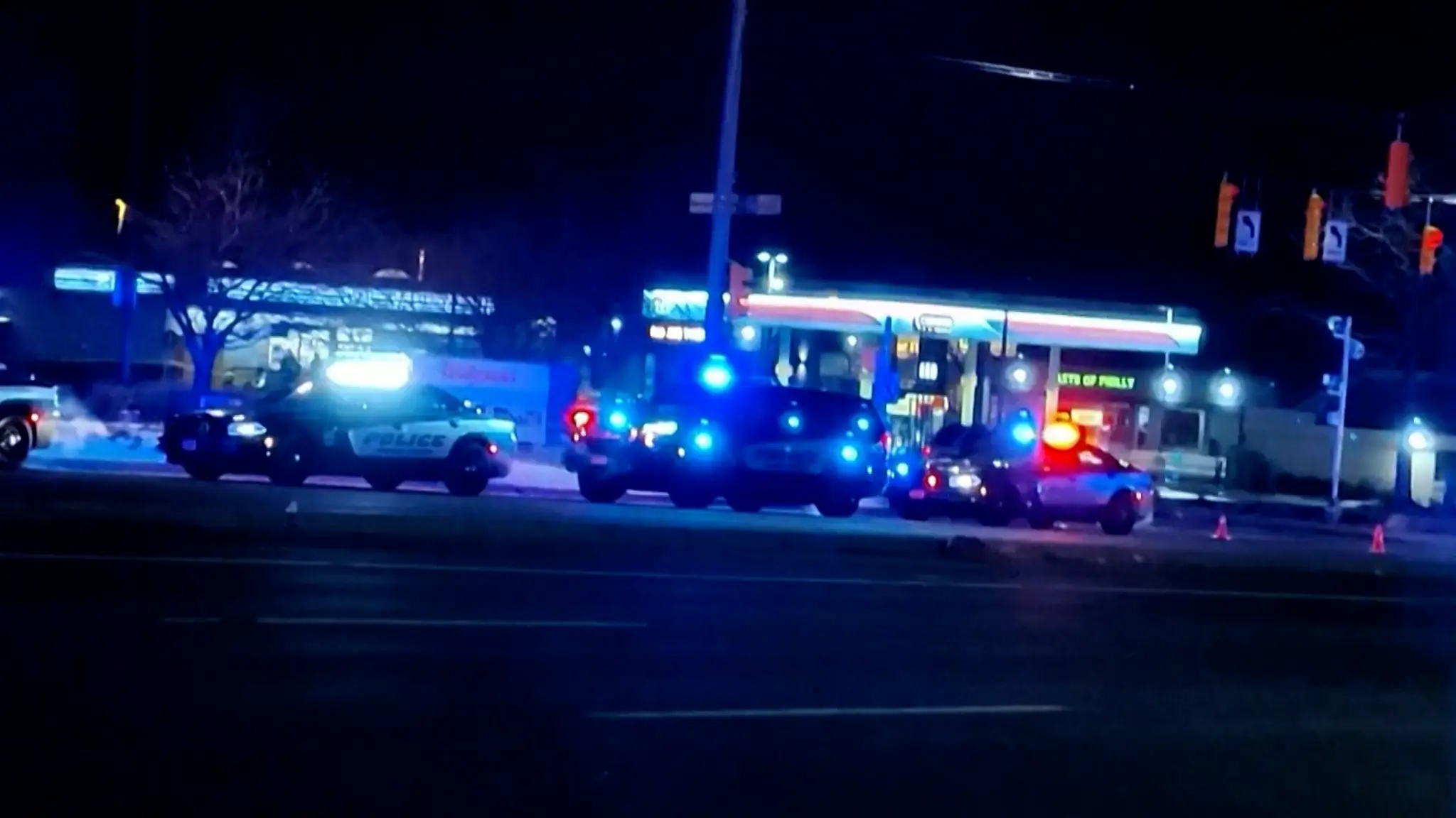 Policajti na mieste činu.