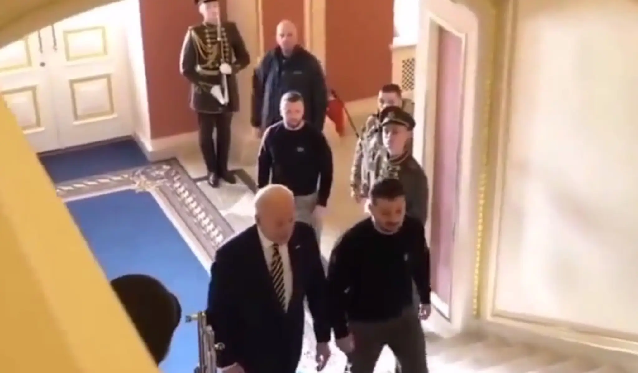 Zelenskyj s údajným dvojníkom.