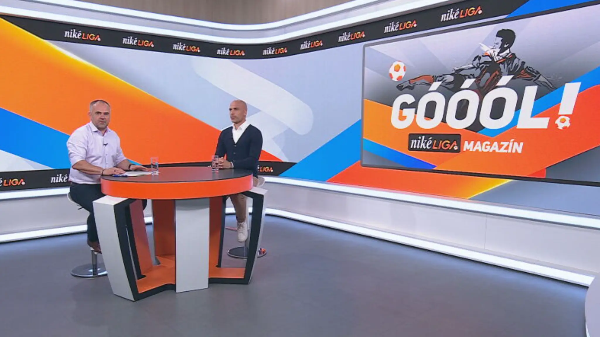 Moderátor Slávo Jurko s expertom Jurajom Piroskom.