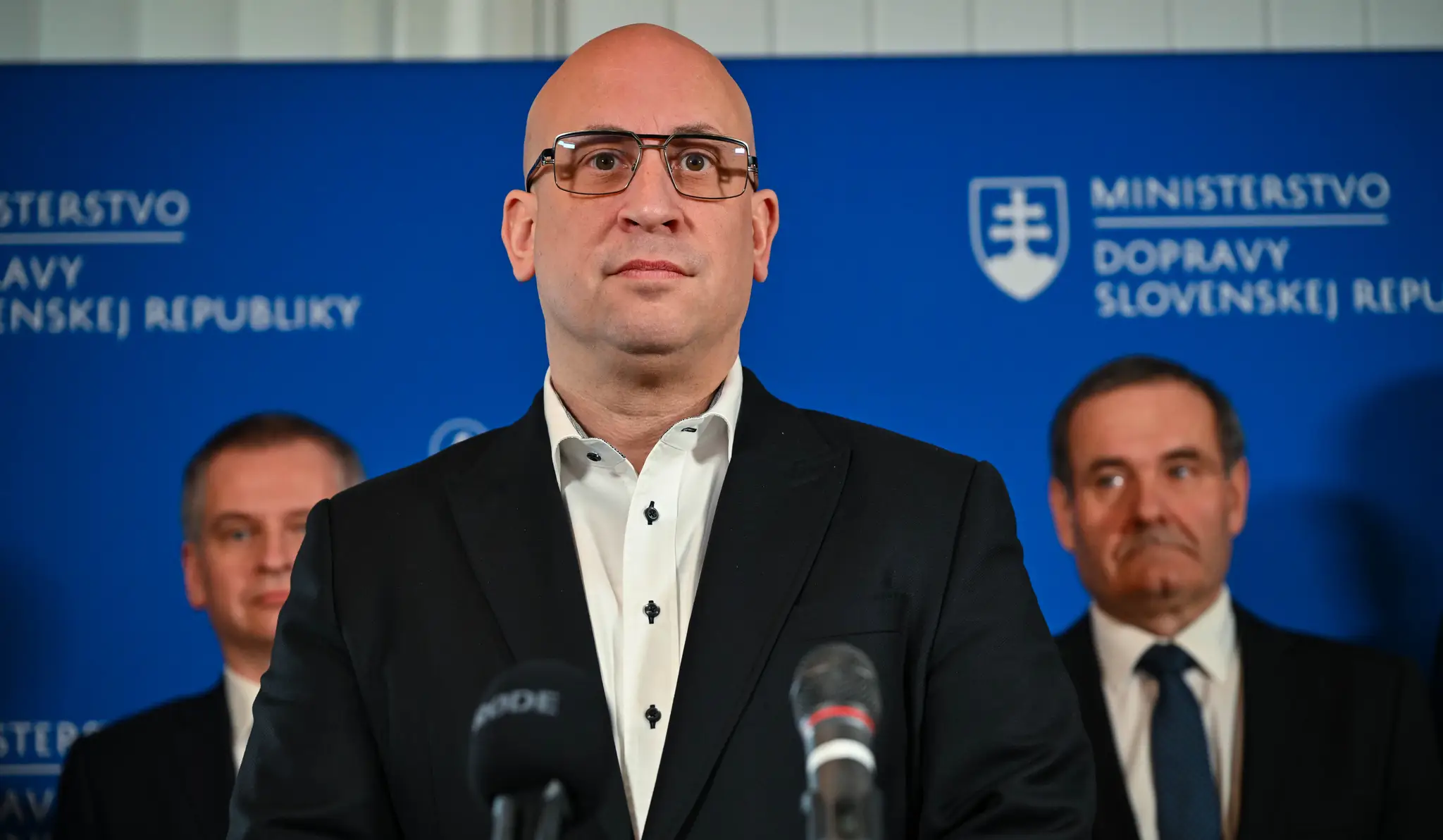 Na snímke minister dopravy SR Jozef Ráž ml. (nominant Smeru-SD) počas tlačovej konferencie.