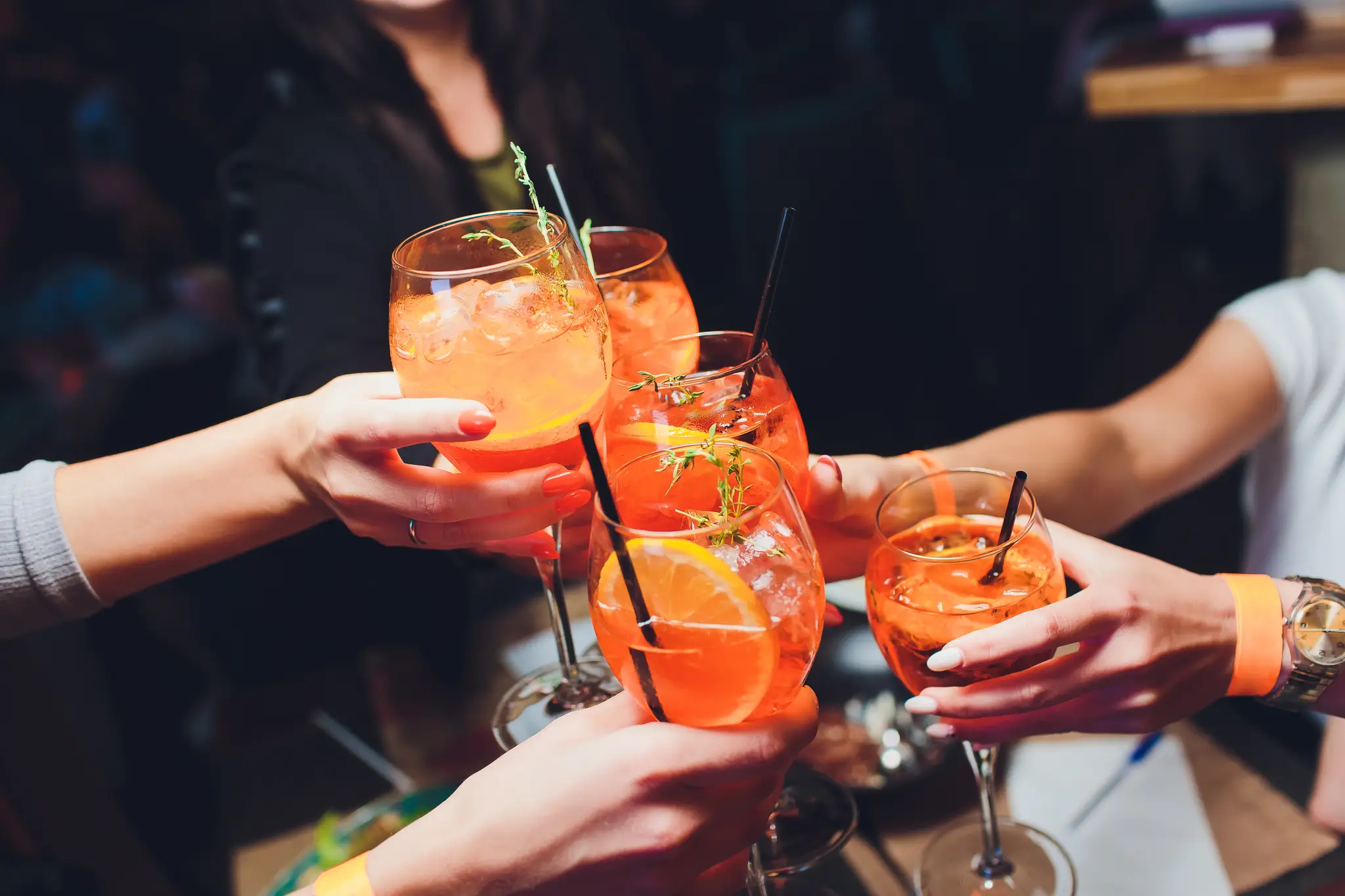 Letný drink Aperol Spritz. Ilustračná snímka.