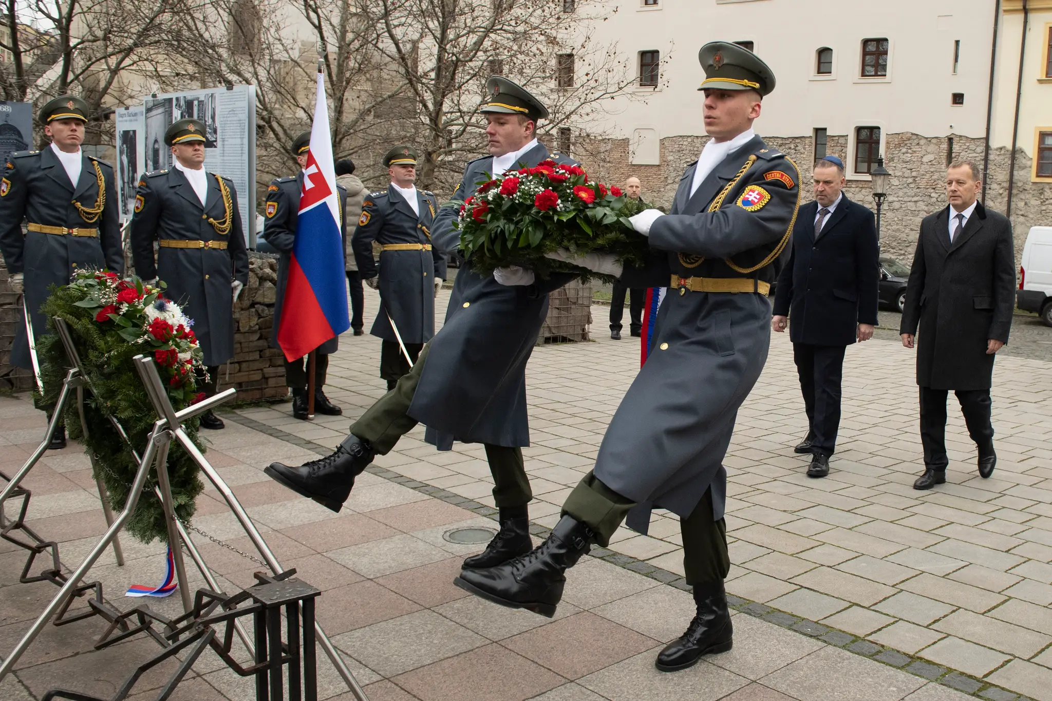 Predseda parlamentu Boris Kollár položil veniec k Pamätníku holokaustu v Bratislave