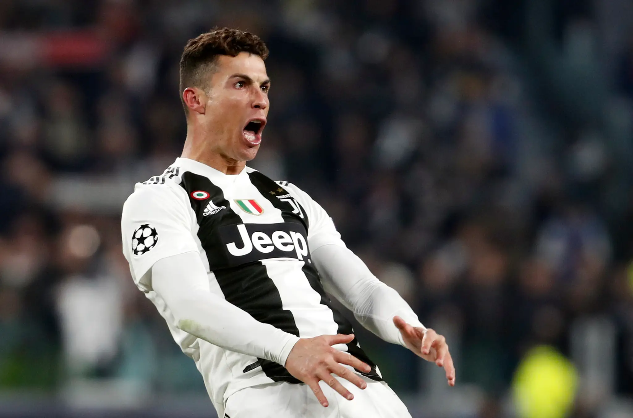 Cristiano Ronaldo z Juventusu Turín oslavuje triumf v odvete osemfinále LM proti Atléticu Madrid.