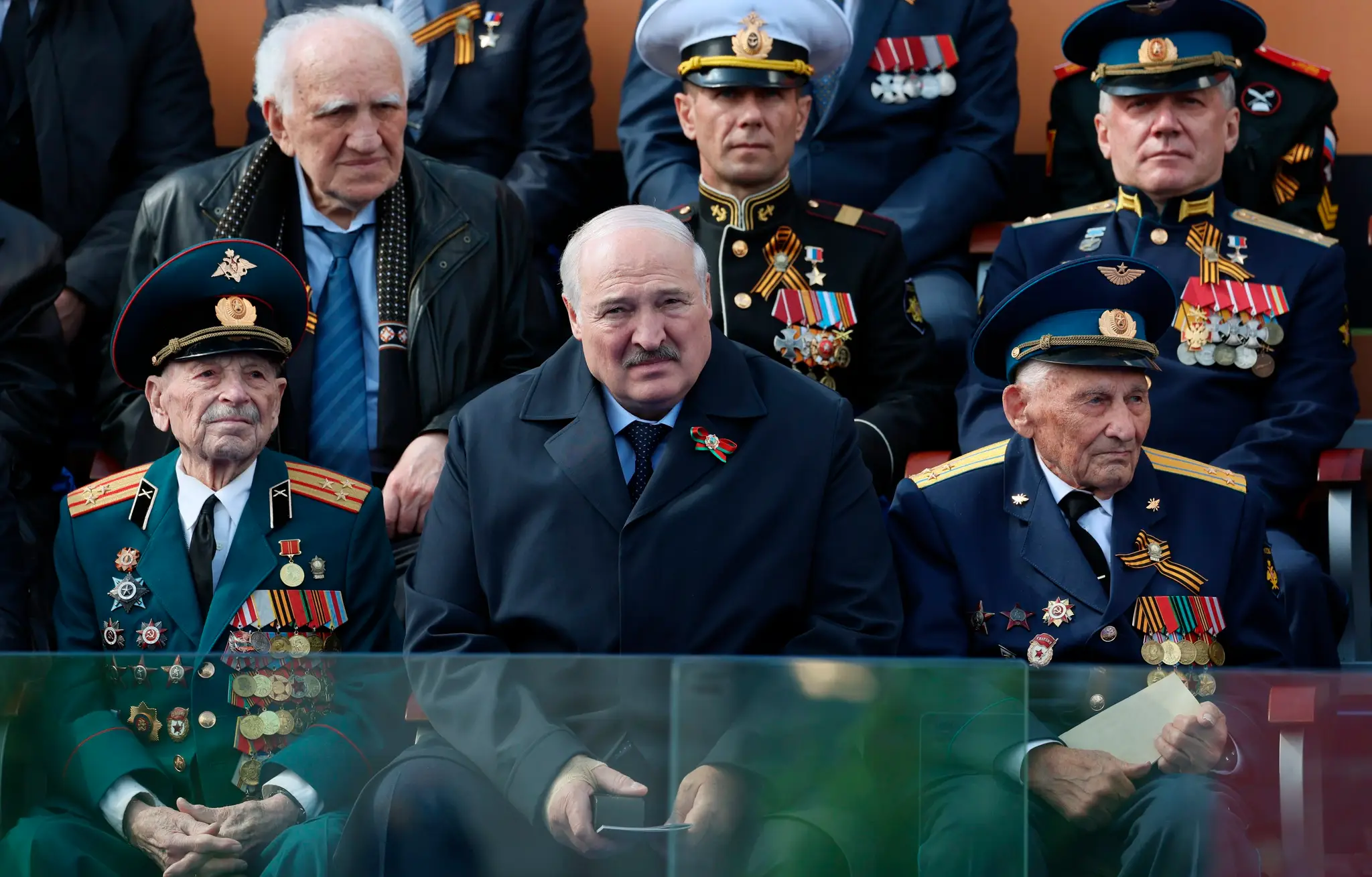 Na snímke v strede bieloruský prezident Alexandr Lukašenko.