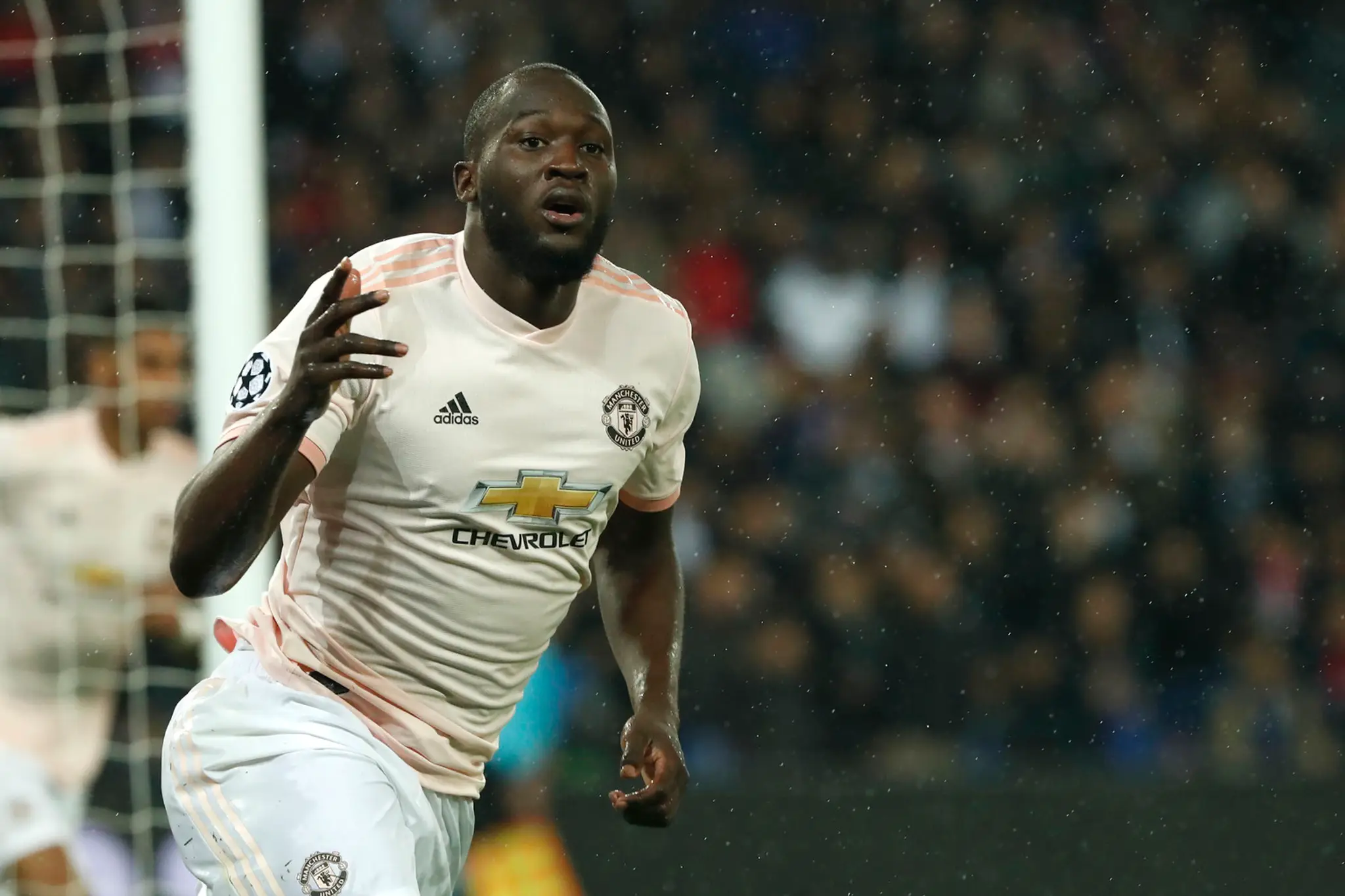 Romelu Lukaku z Manchesteru United v odvete osemfinále LM na pôde PSG.
