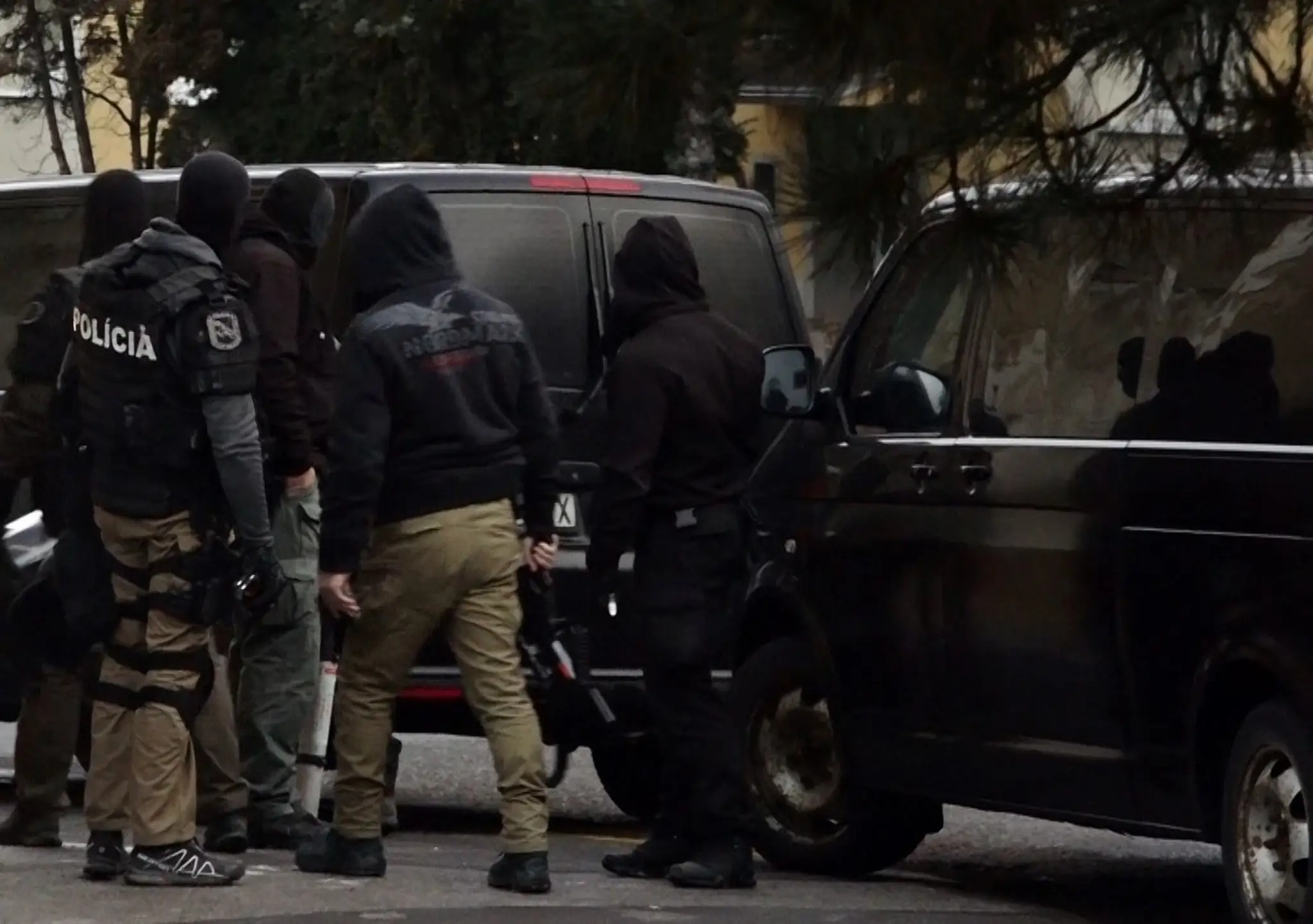Polícia zachránila ženu uväznenú v dome