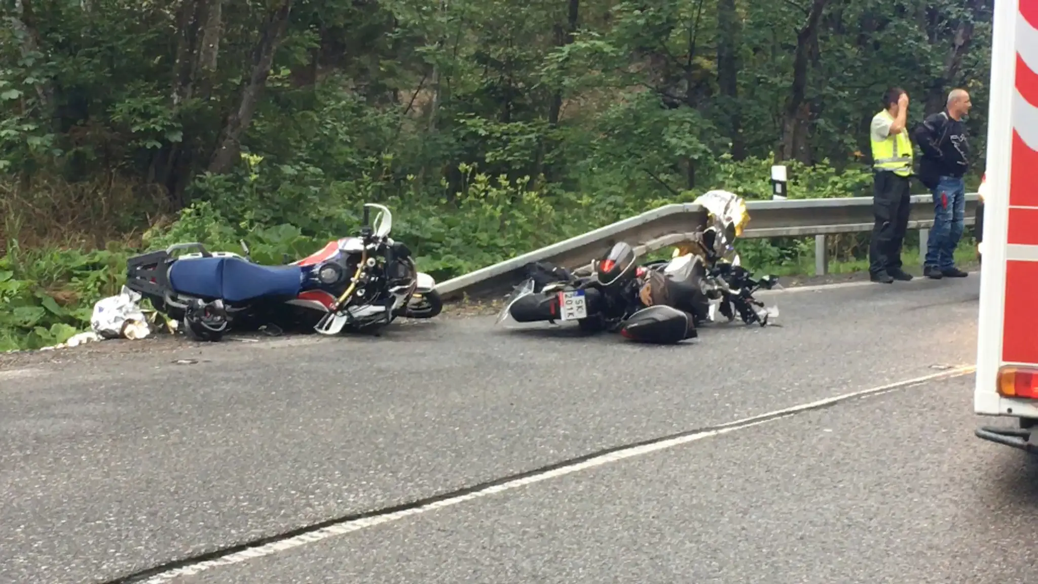 Čelná zrážka motorkárov