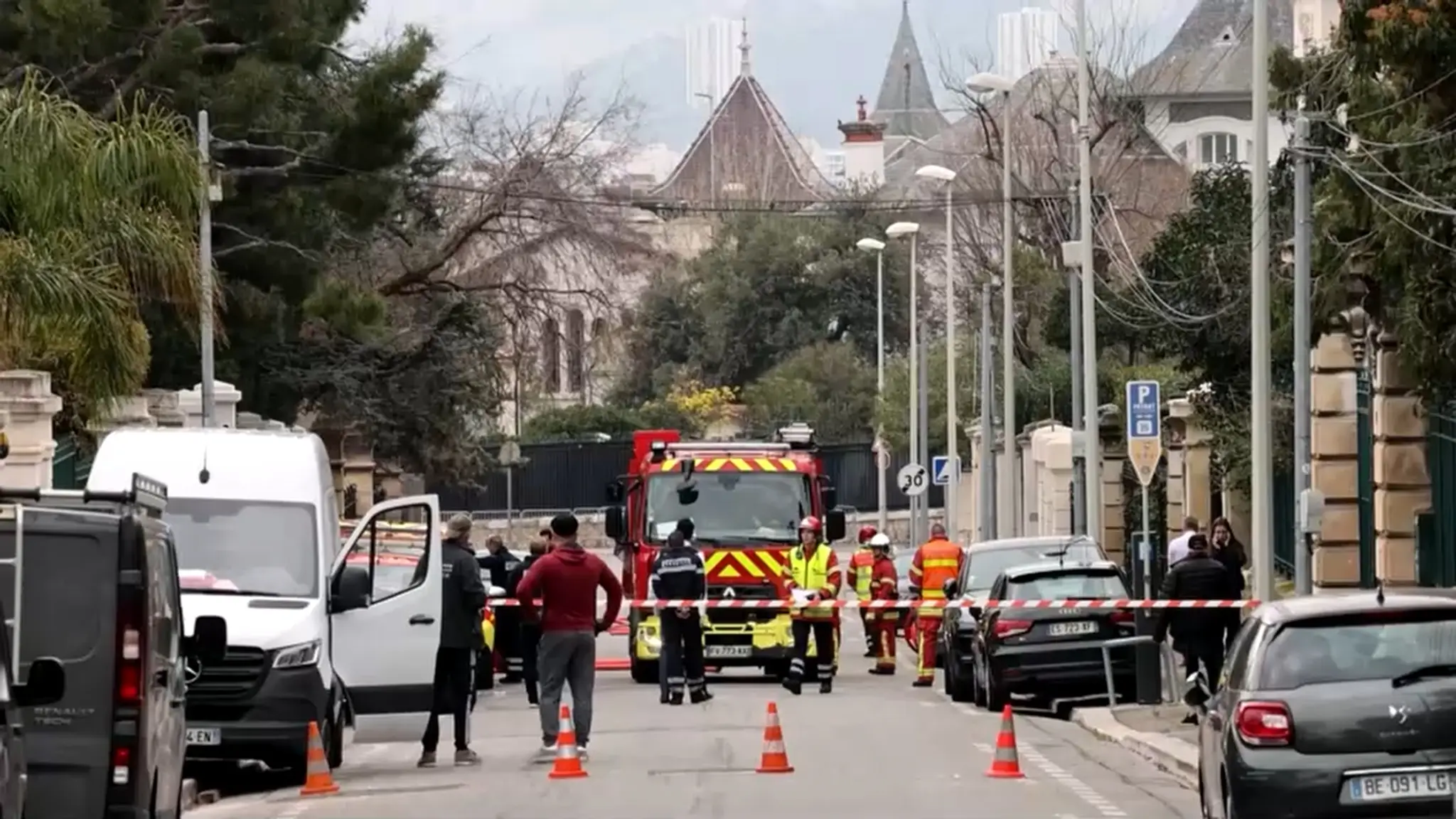 Na ruský konzulát v Marseille niekto hodil dve výbušné zariadenia