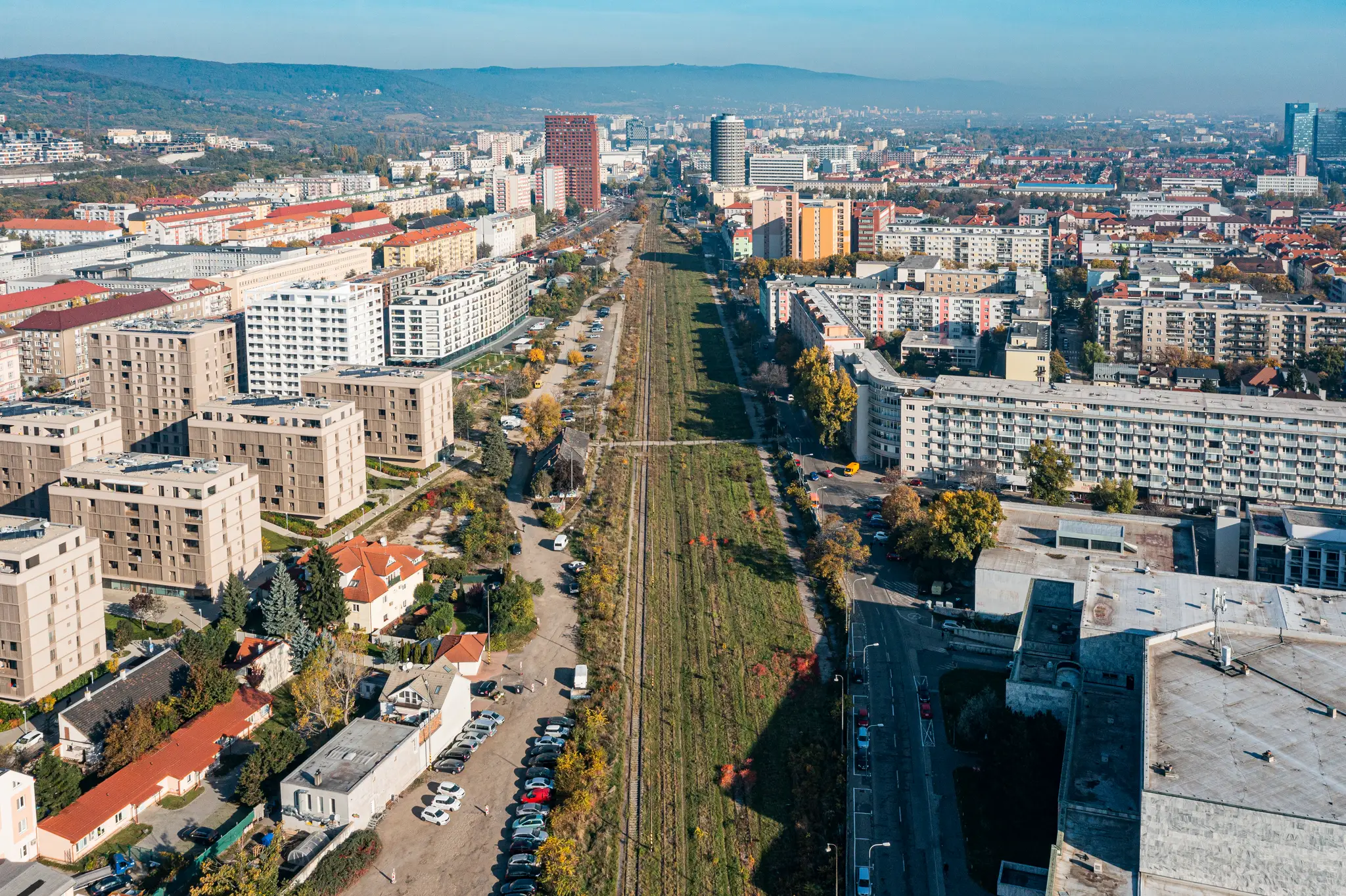 Na snímke z dronu nepoužívaná Železničná stanica Bratislava-Filiálka.