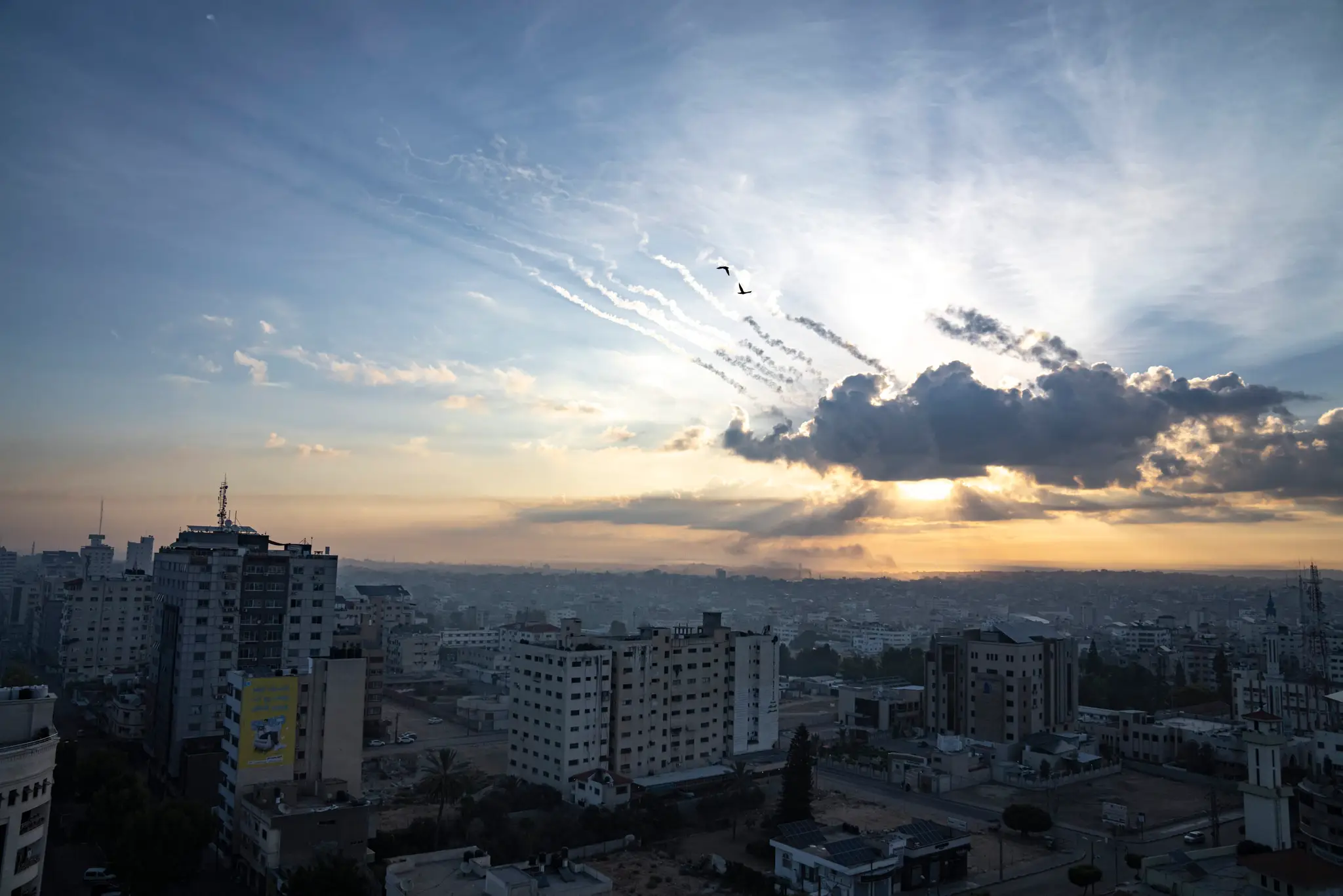 Hamas útočí na Izrael.
