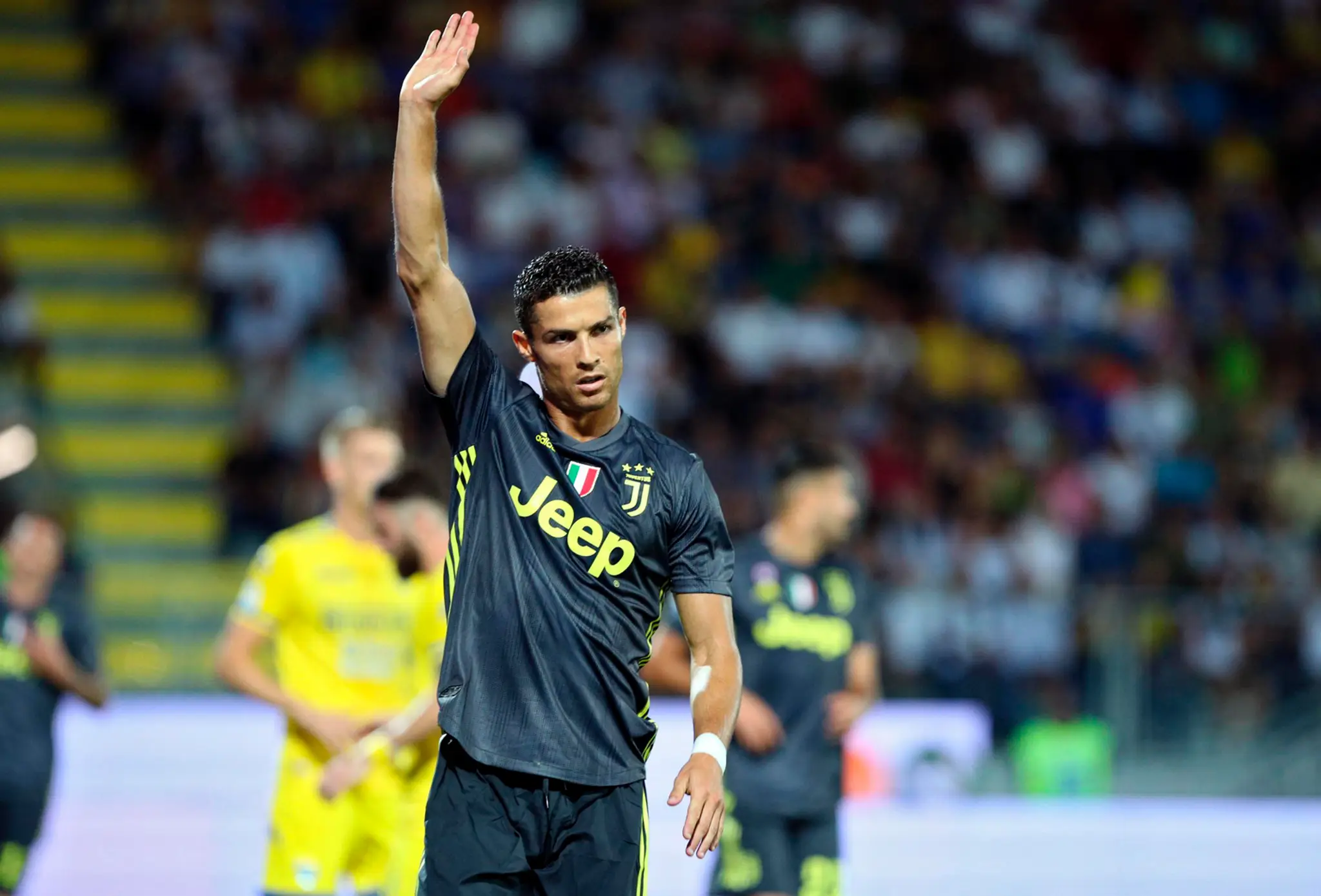 Cristiano Ronaldo v dueli proti Frosinone.