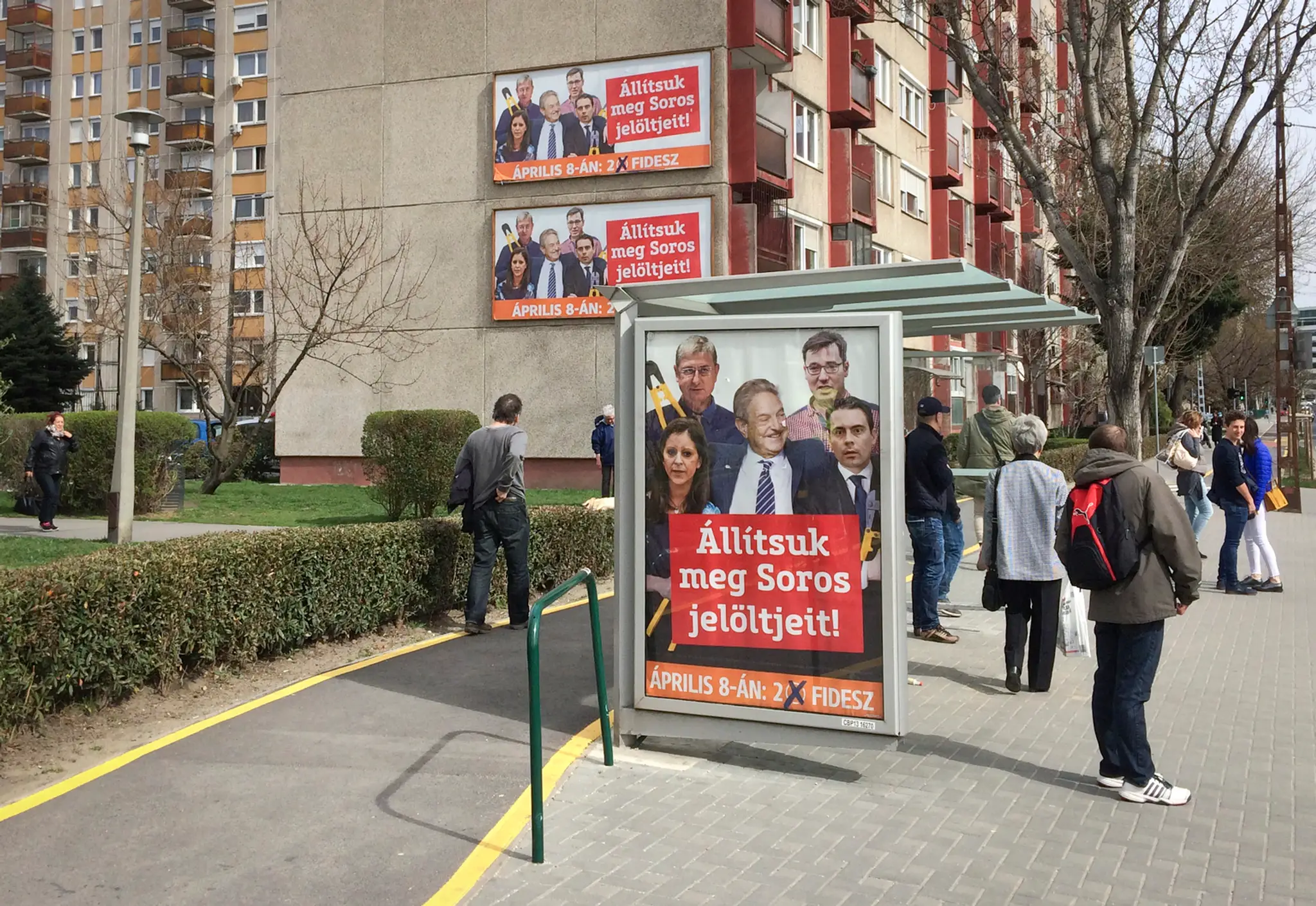 Volebný bilbord vládnej strany Fidesz maďarského premiéra Viktora Orbána s nápisom Spolu by rozobrali hranice.