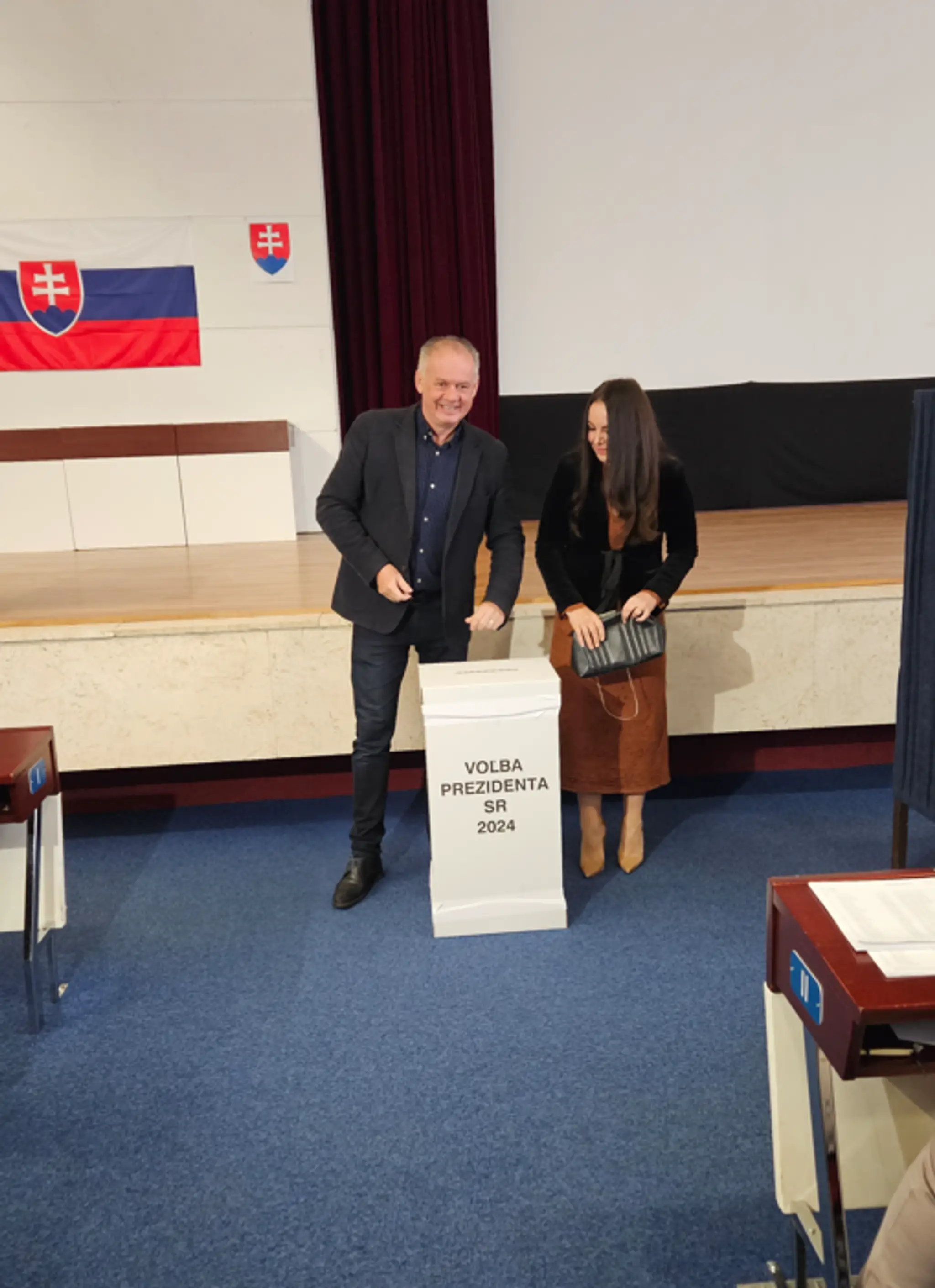 Andrej Kiska počas volieb s manželkou.