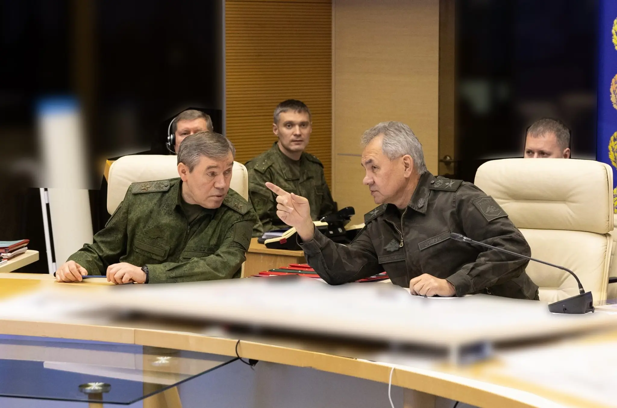 Náčelník generálneho štábu ruských ozbrojených síl Valerij Gerasimov a bývalý ruský minister obrany Sergeja Šojgu.