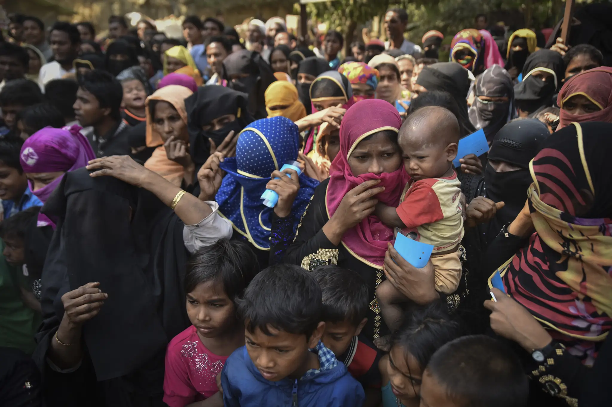 Utekajúce rohingské ženy.