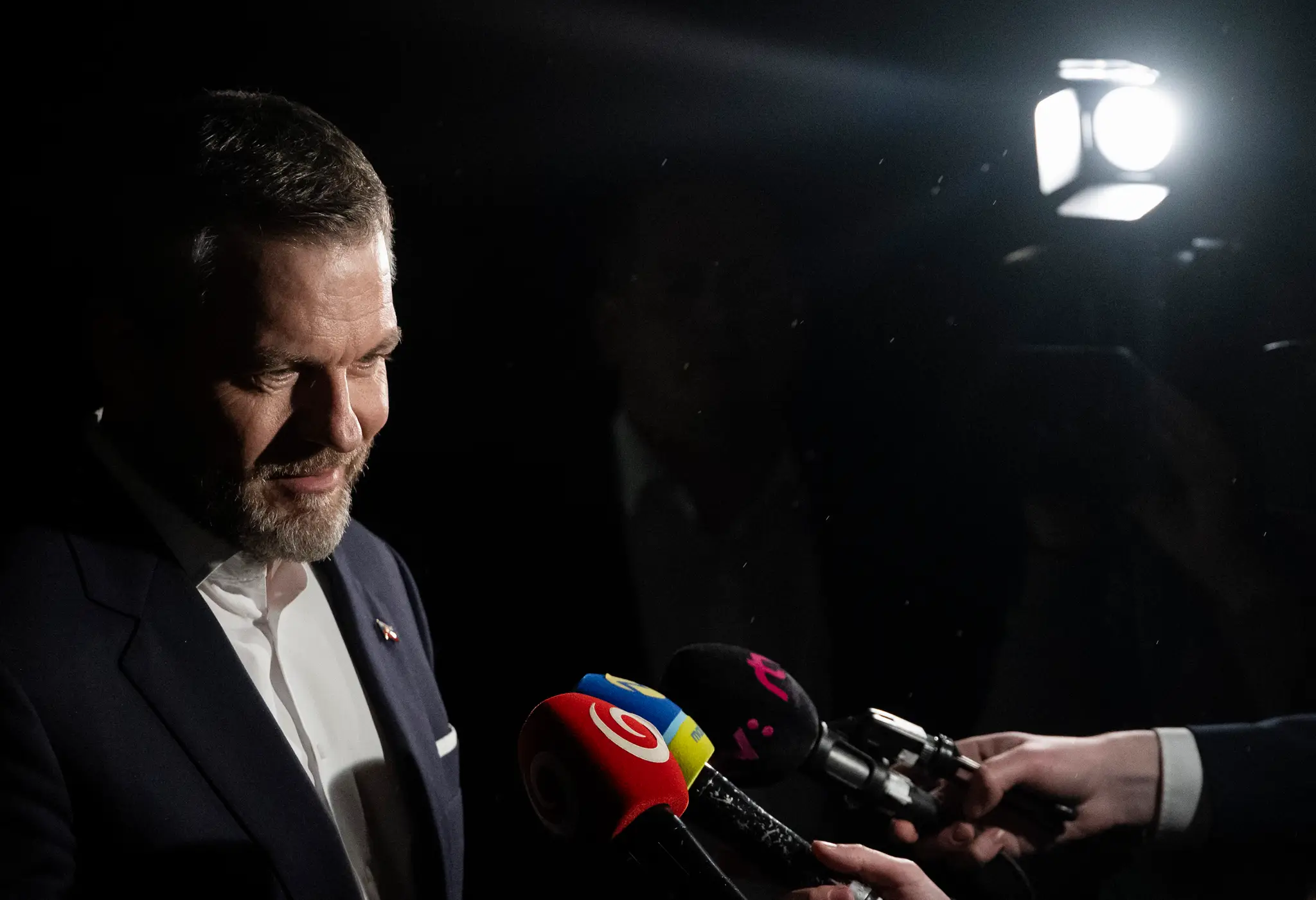 Peter Pellegrini počas príchodu do svojej volebnej centrály