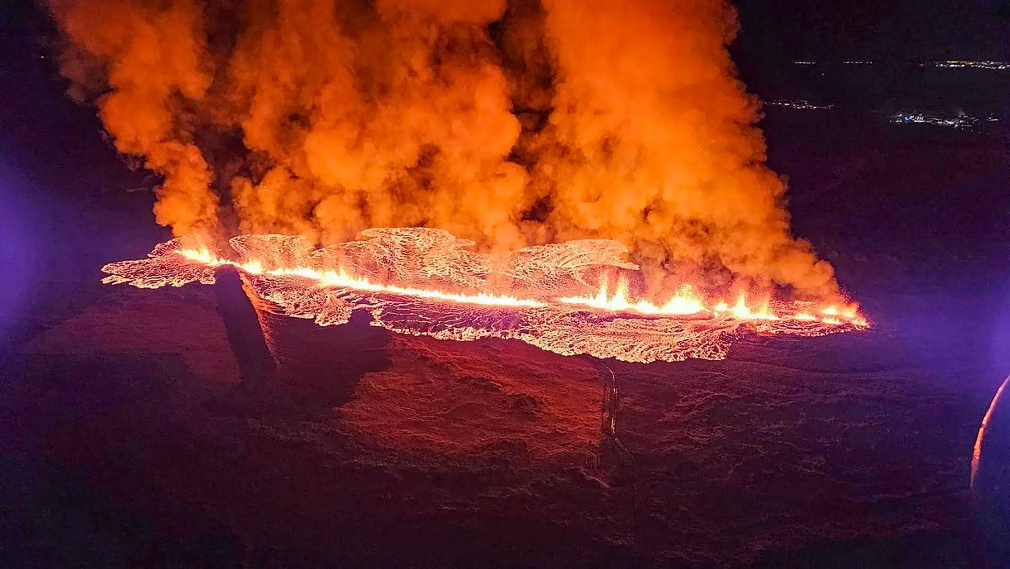 Erupcia v Grindavíku. 