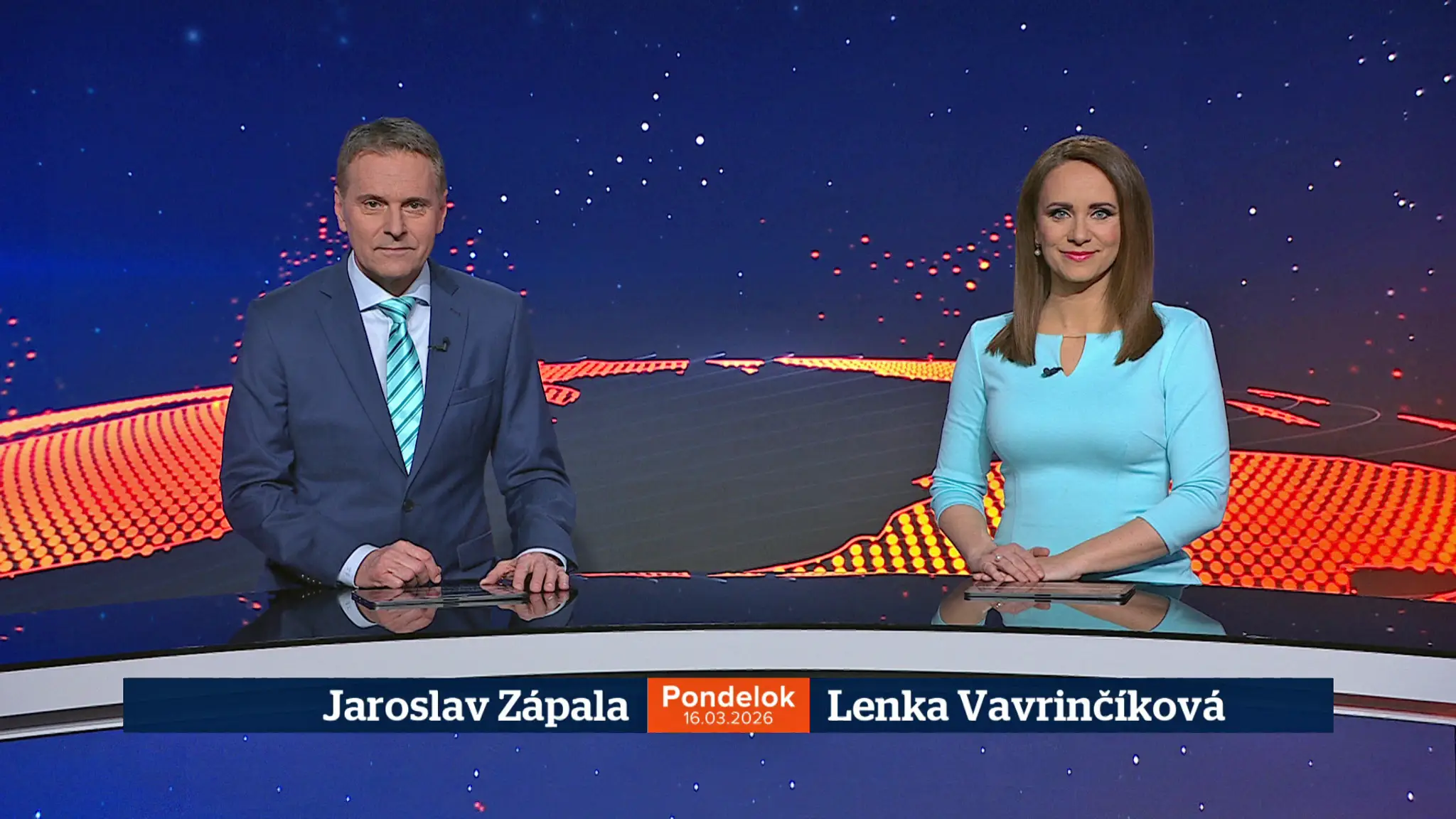 Jaroslav Zápala a Lenka Vavrinčíková v relácii Televízne noviny