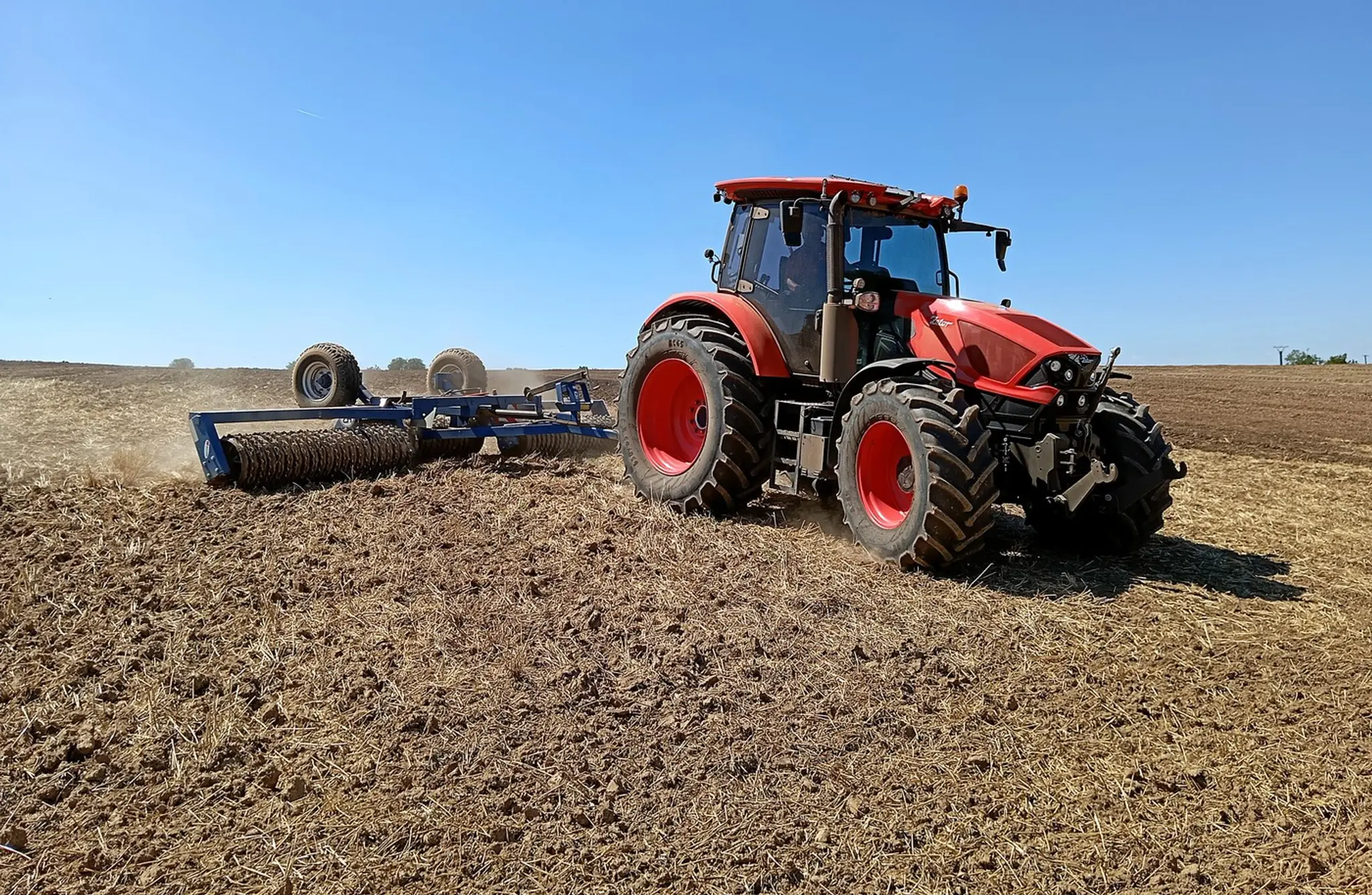 Traktor Zetor. Ilustračná snímka