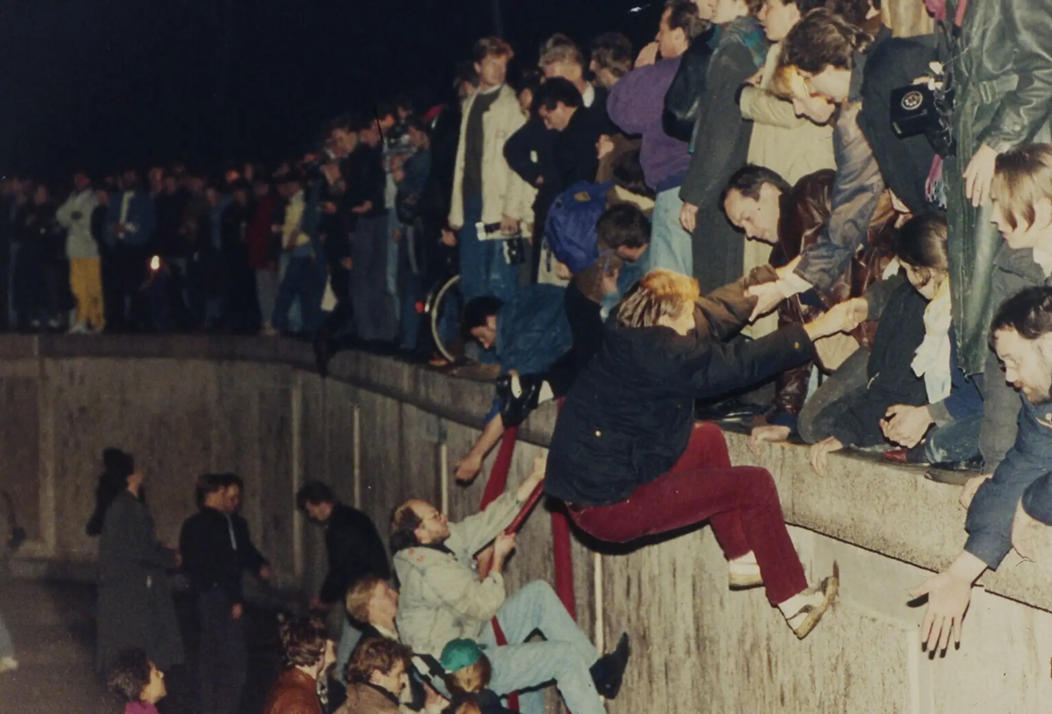 Archívna snímka nežnej revolúcie 1989