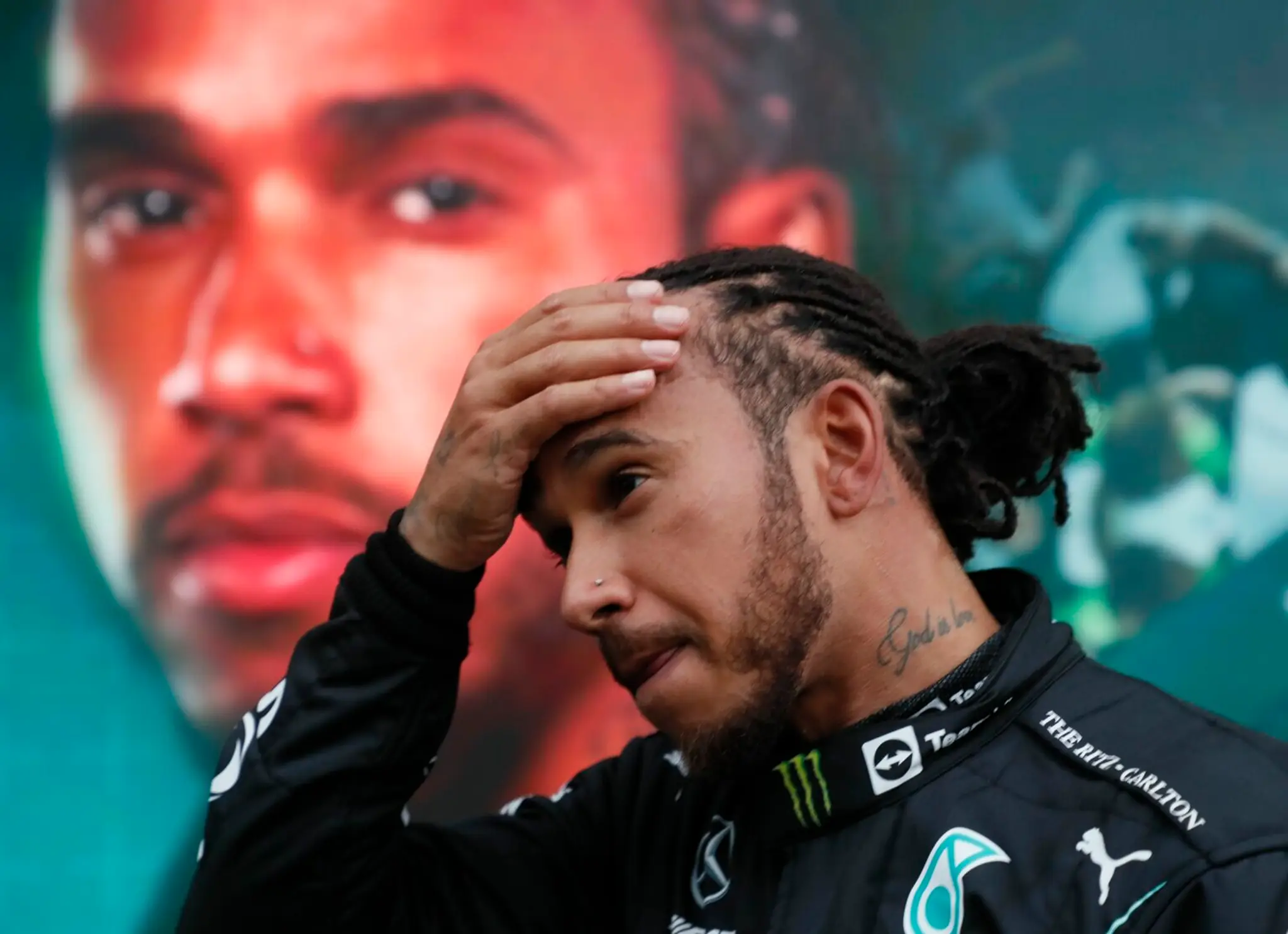 Jazdec Mercedesu Lewis Hamilton.